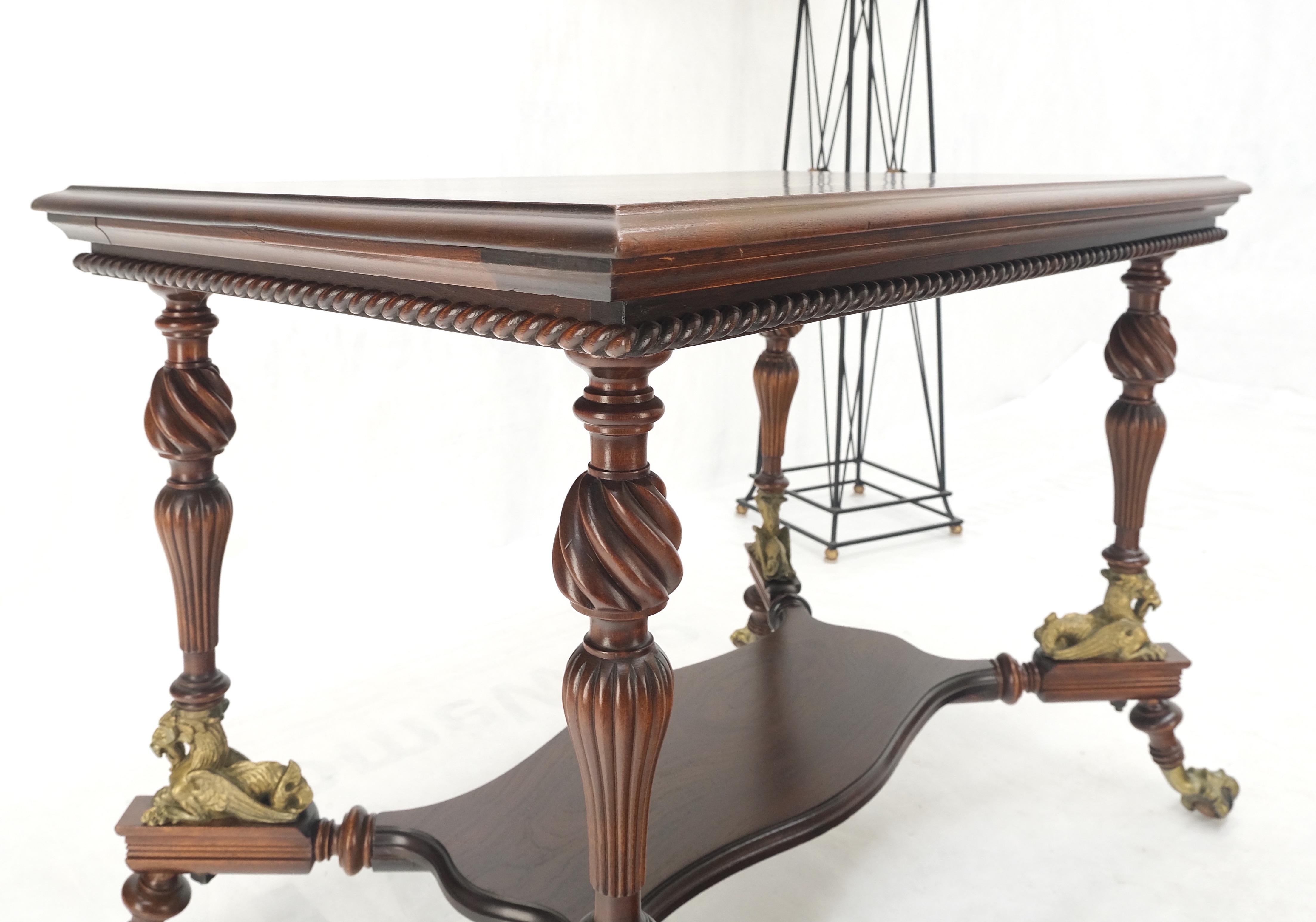 Table à boules et griffes en fonte dorée en acajou massif sculpté, pieds en corde torsadée en vente 5