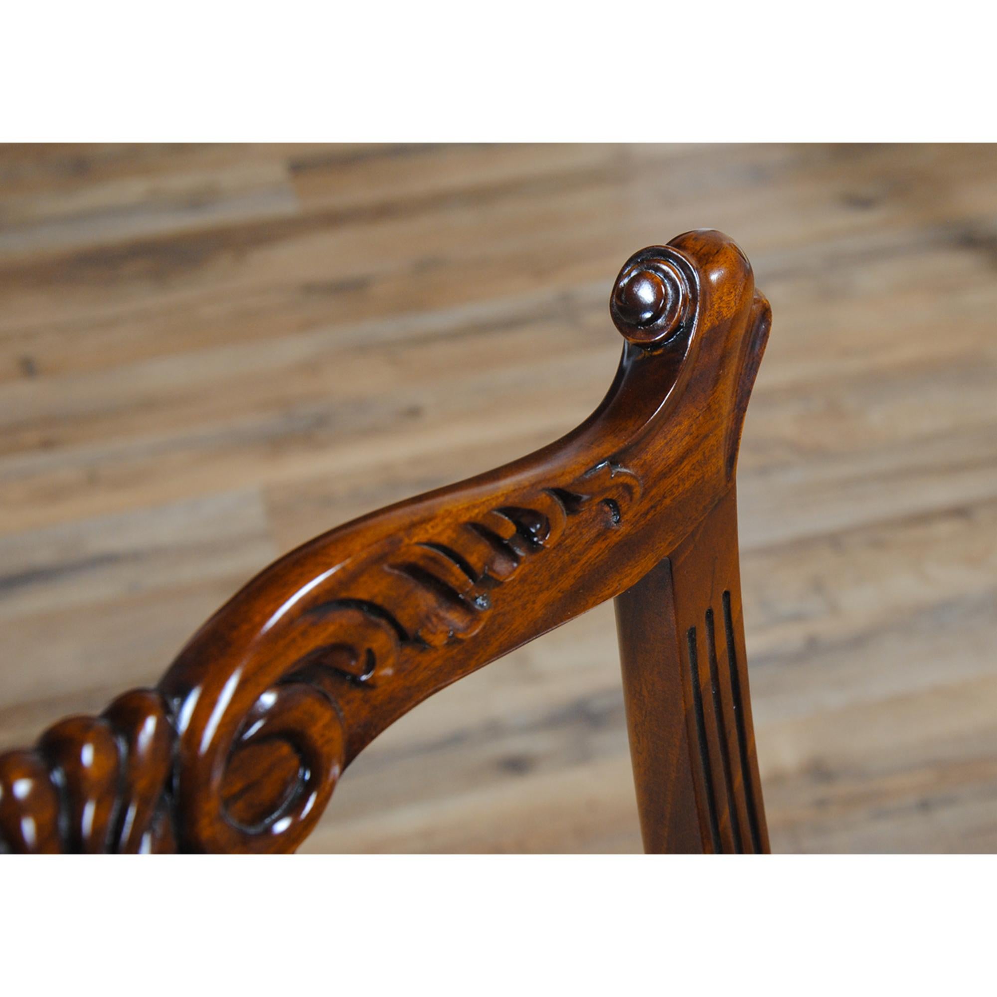 Sedie Chippendale in mogano massiccio, set di 10 pezzi in vendita 5