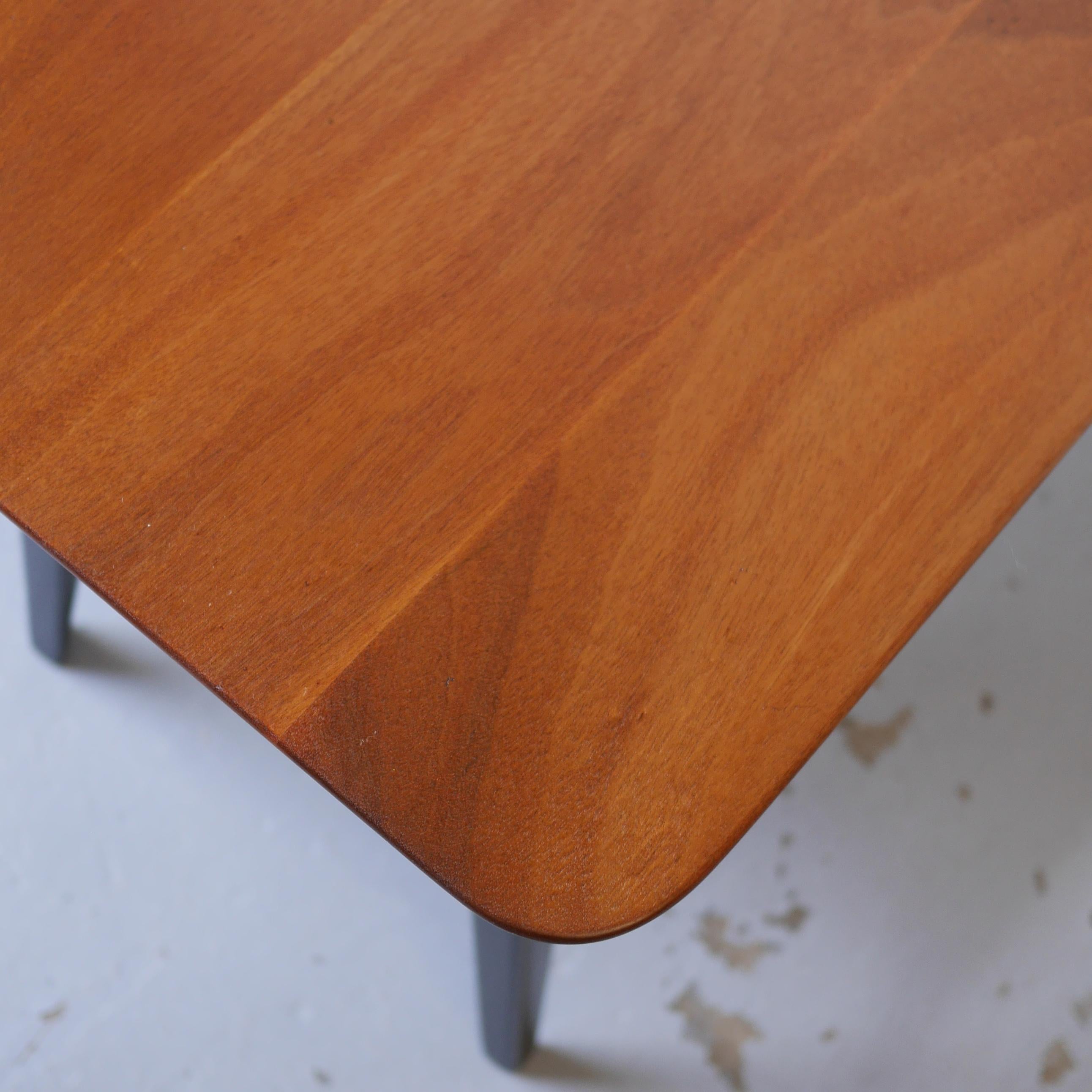 Solid Mahogany Coffee or Lamp Table by Vanson, circa 1955 For Sale 1