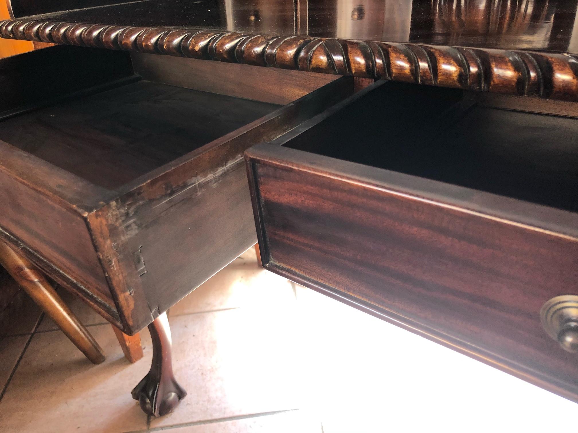 Solid Mahogany Desk, with Secret Drawers, Shellac Finish In Good Condition In Buggiano, IT
