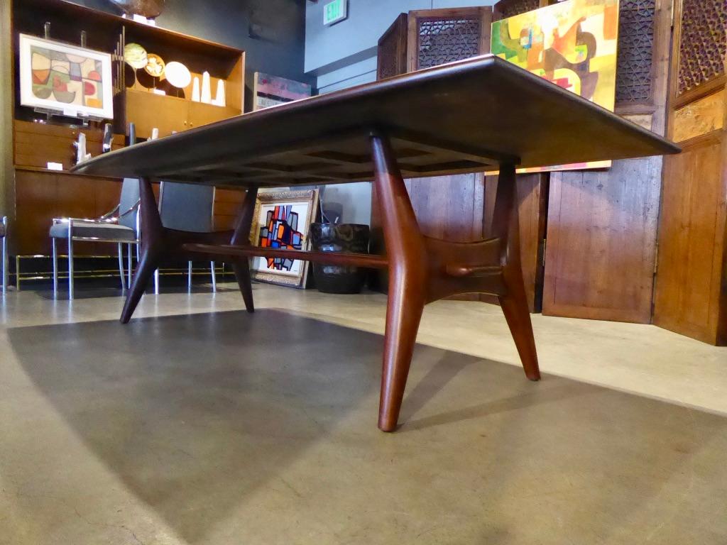 American Solid Mahogany Dining Table Attributed to Monteverdi-Young, circa 1950s