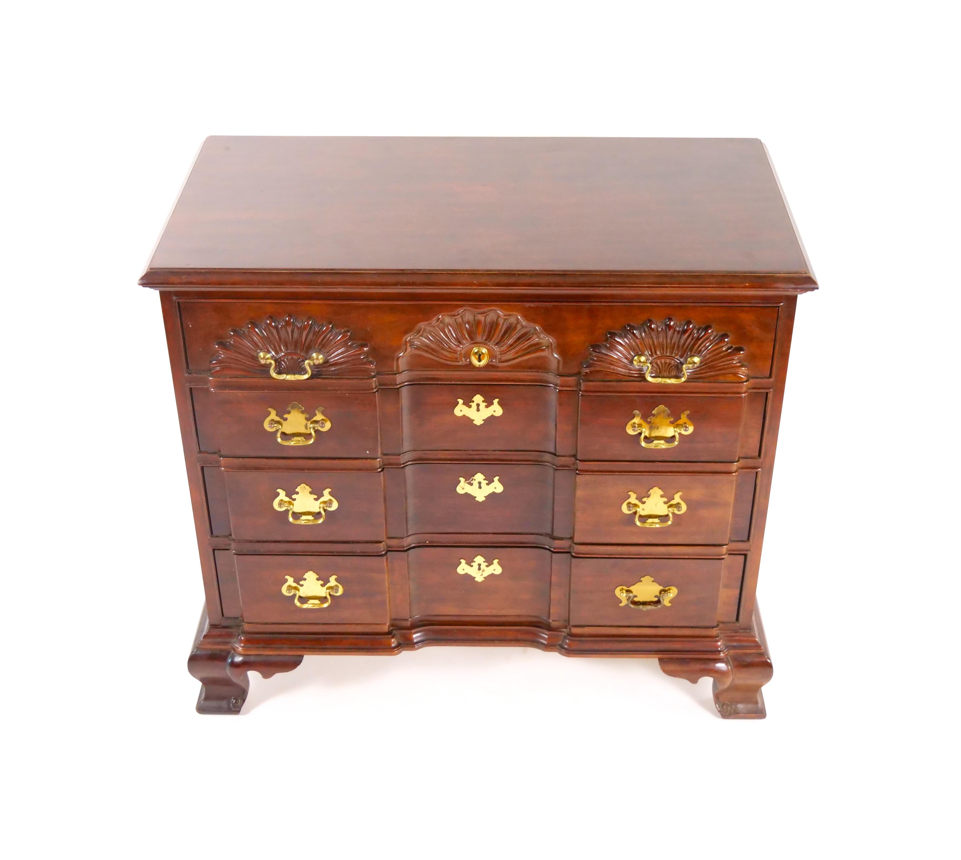 Hand-Carved Solid Mahogany Georgian Style Four  Front Pull Chest Drawers / Commode For Sale