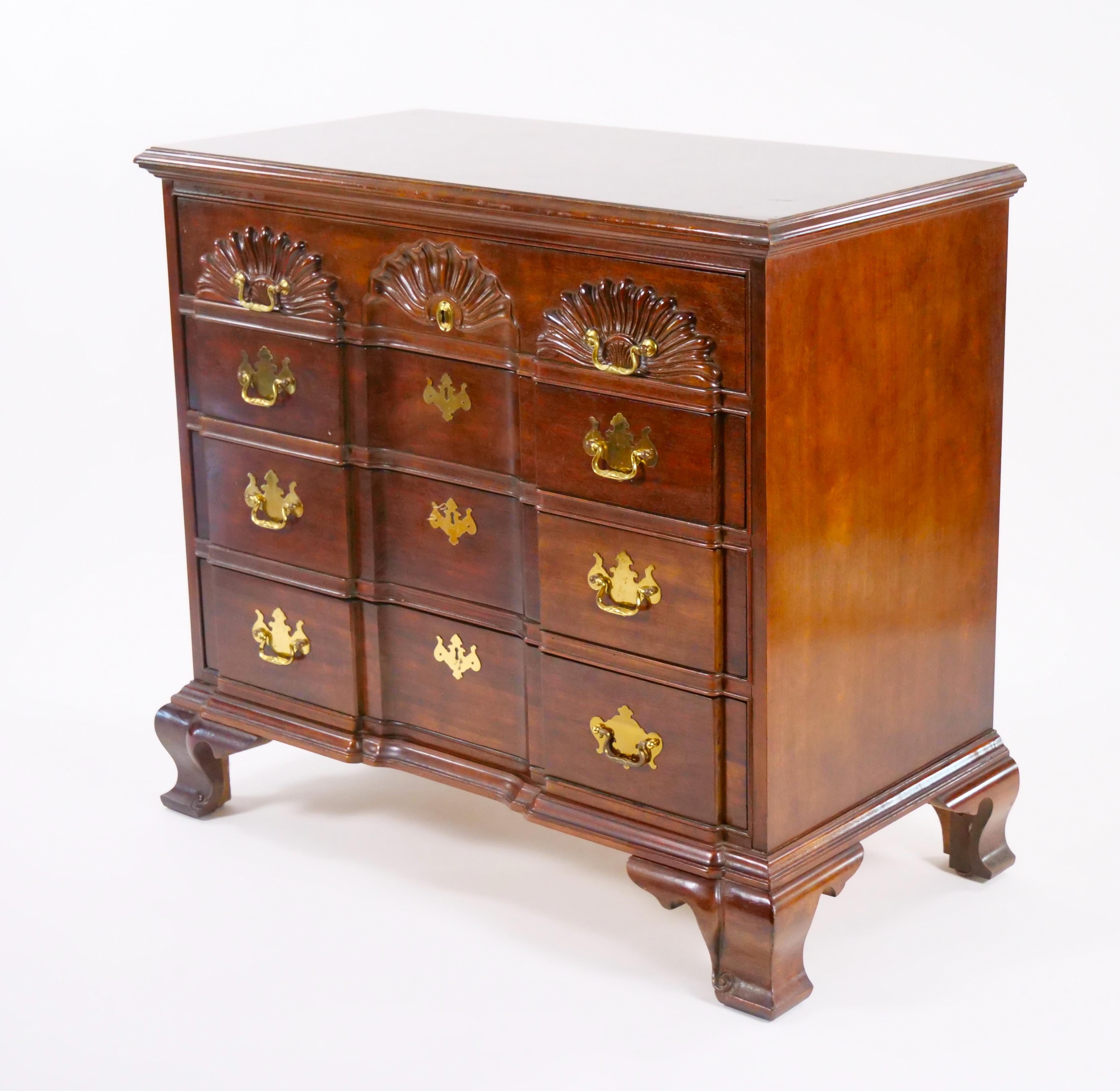 Mid-20th Century Solid Mahogany Georgian Style Four  Front Pull Chest Drawers / Commode For Sale