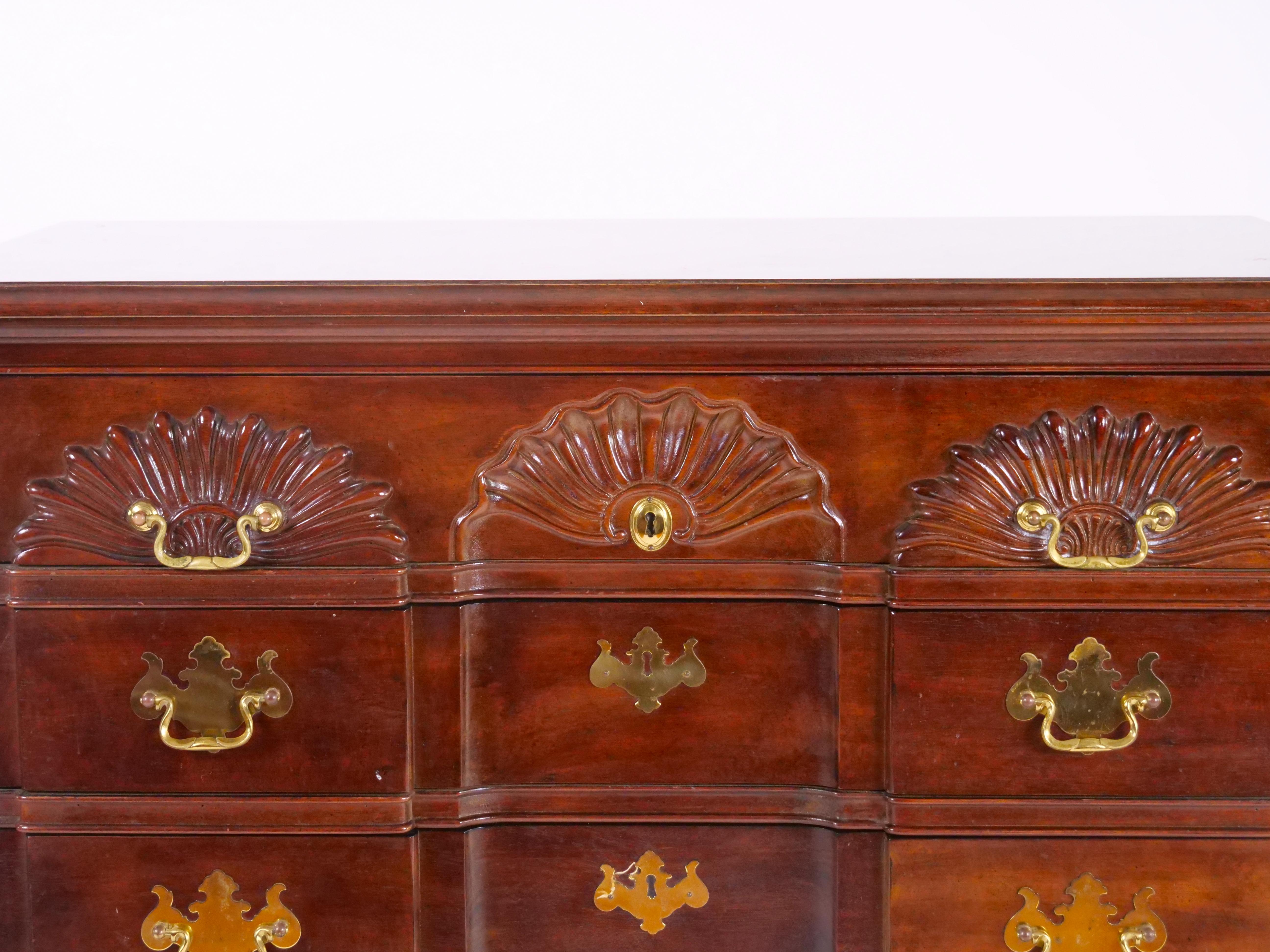 Solid Mahogany Georgian Style Four  Front Pull Chest Drawers / Commode For Sale 1