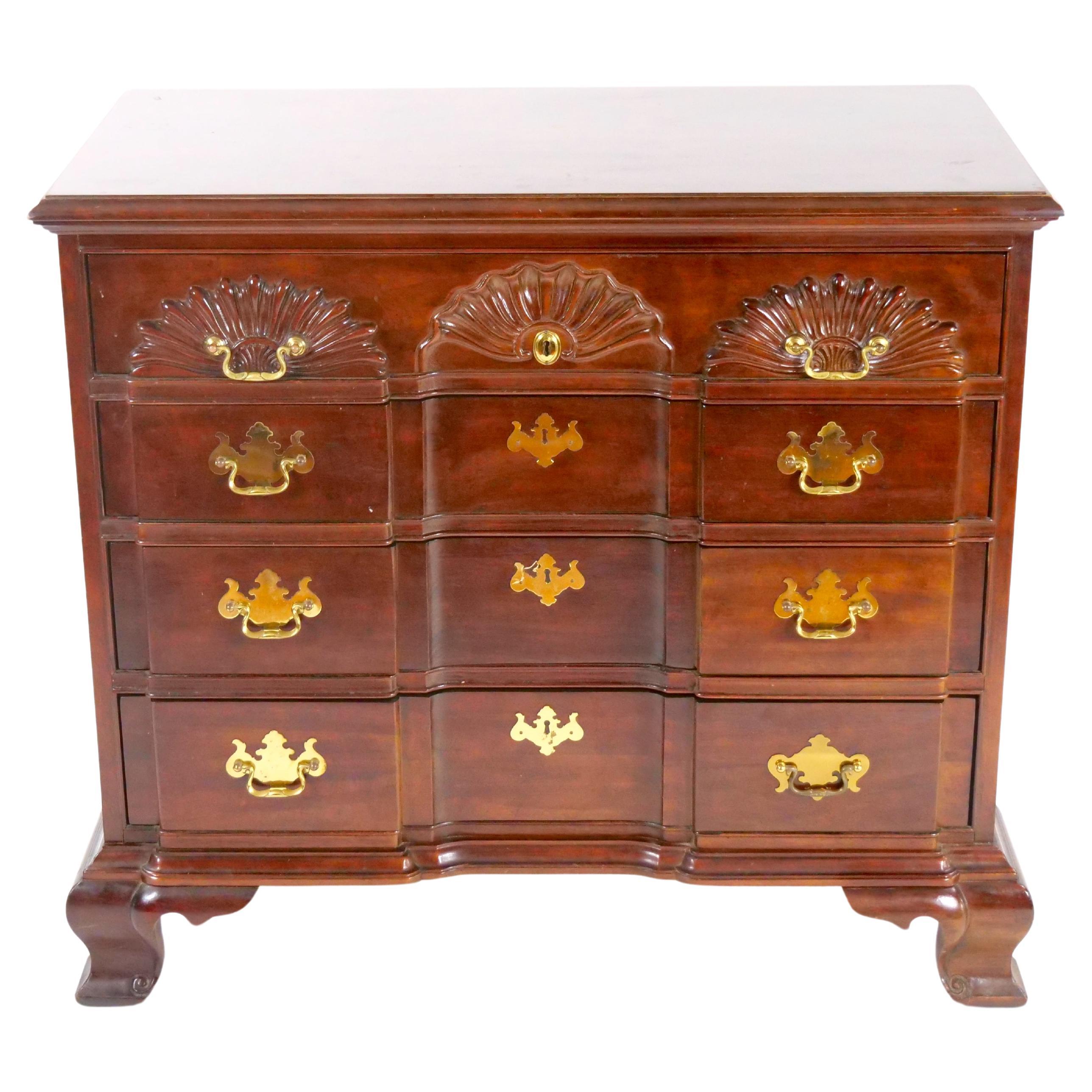 Solid Mahogany Georgian Style Four  Front Pull Chest Drawers / Commode For Sale
