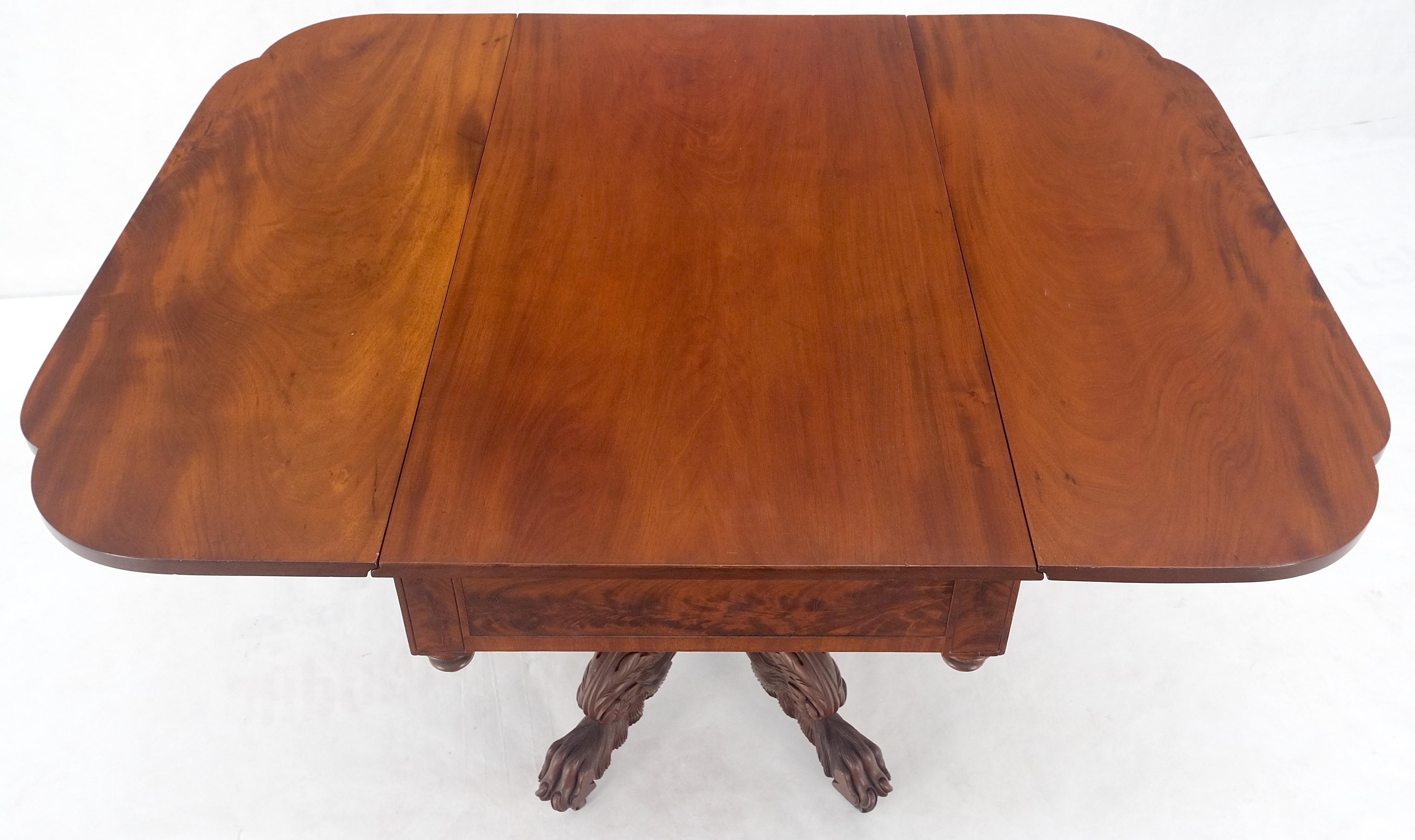 Solid Mahogany Heavily Fine Carved Base Folding Drop Leaf Pembroke Table MINT!
extended dimensions:
38in x 48in x29in
non extended dimensions:
22in x 38in x29in
2 leaves 38in x 14x each