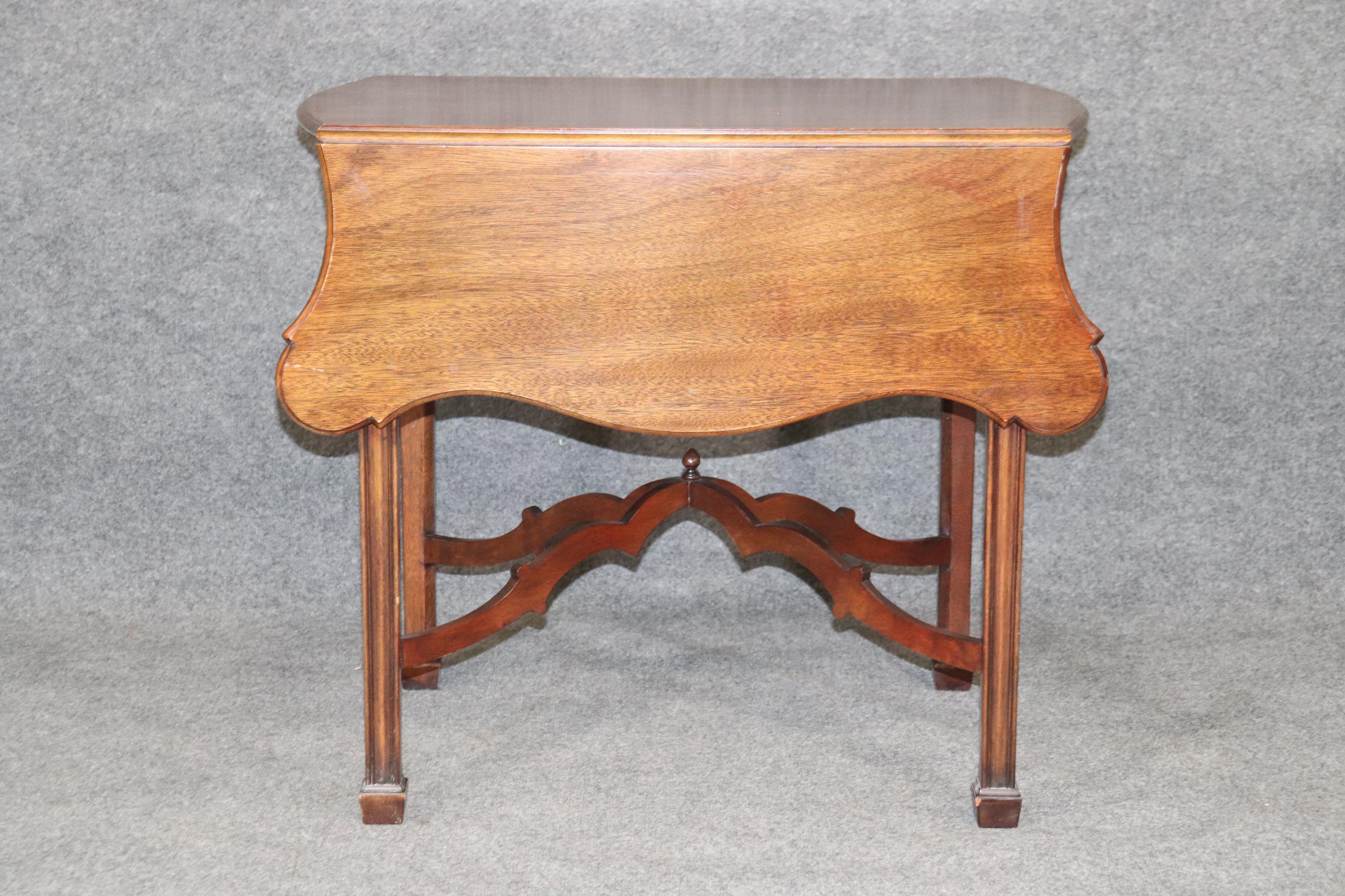 Solid Mahogany Kindel Winterthur Collection Chippendale Drop Leaf Table For Sale 1