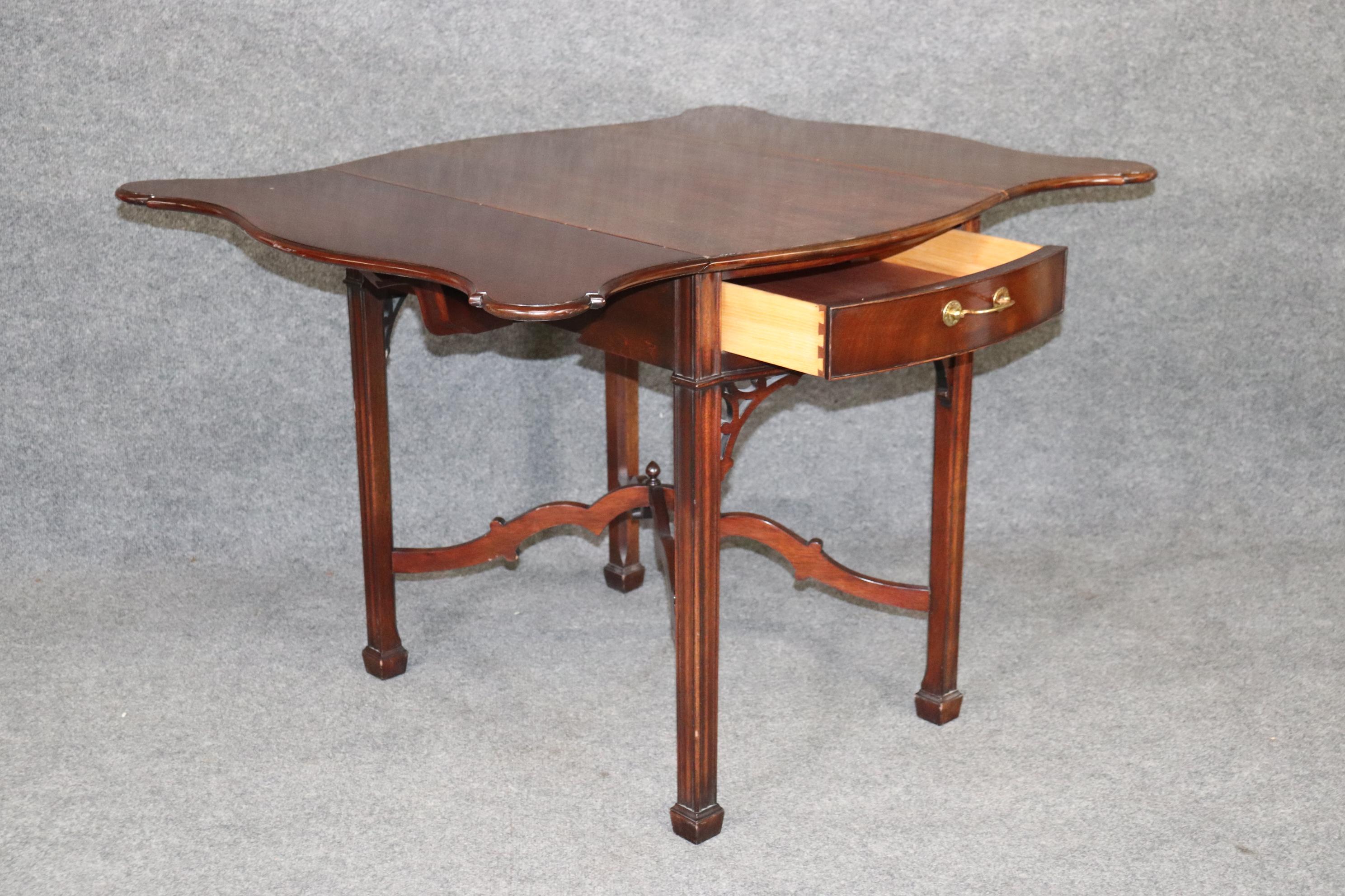 Solid Mahogany Kindel Winterthur Collection Chippendale Drop Leaf Table For Sale 4