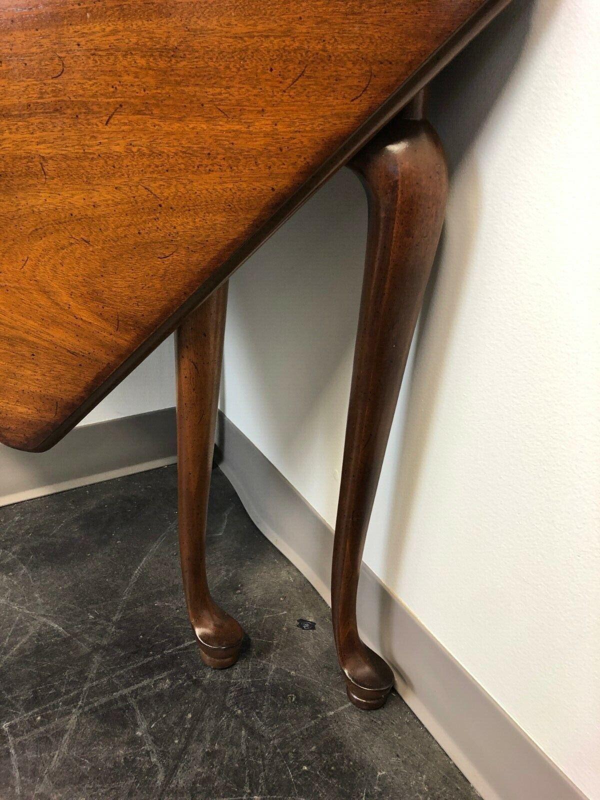 Solid Mahogany Queen Anne Style Drop-Leaf Handkerchief Table 1