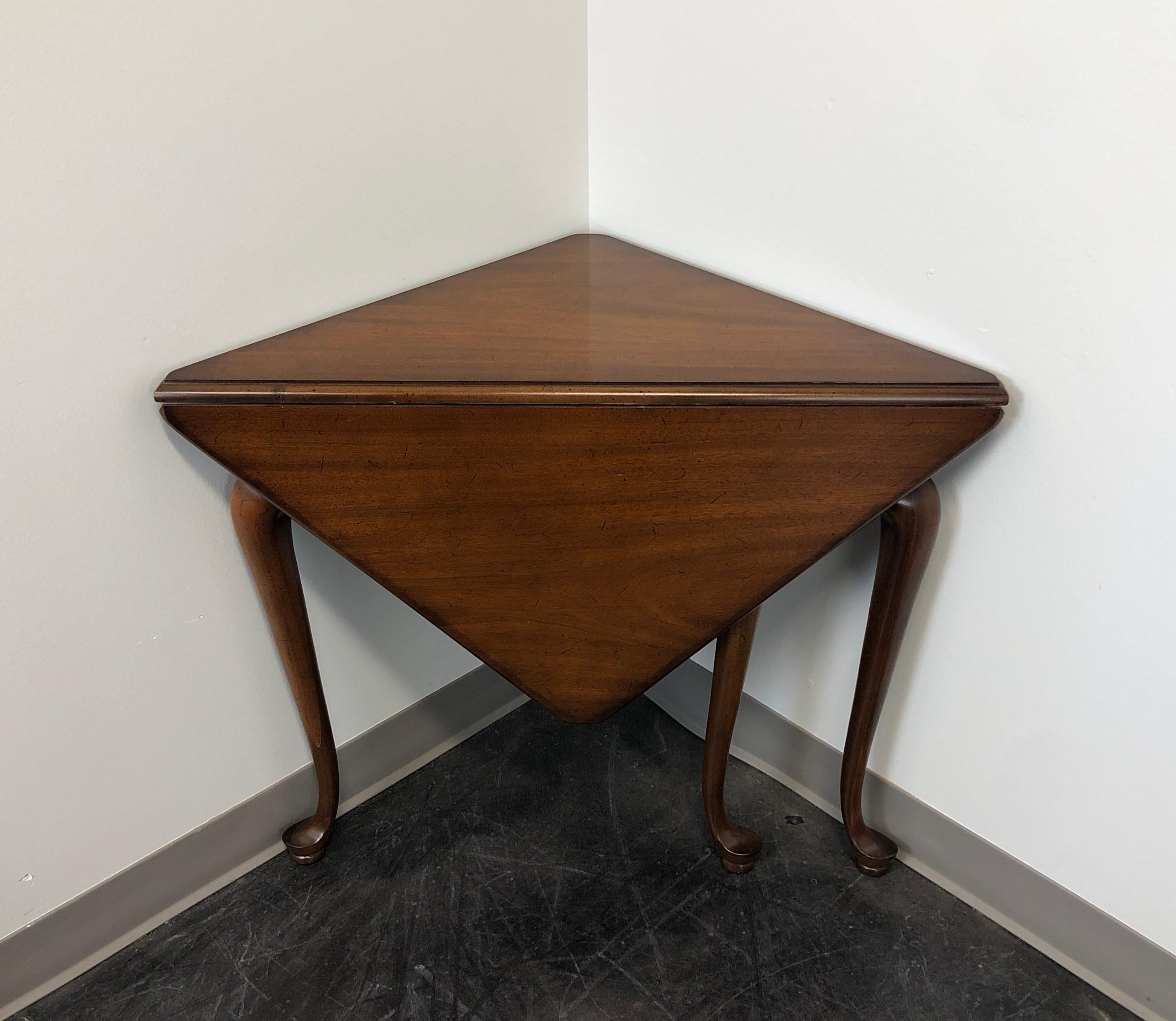 Solid Mahogany Queen Anne Style Drop-Leaf Handkerchief Table 3