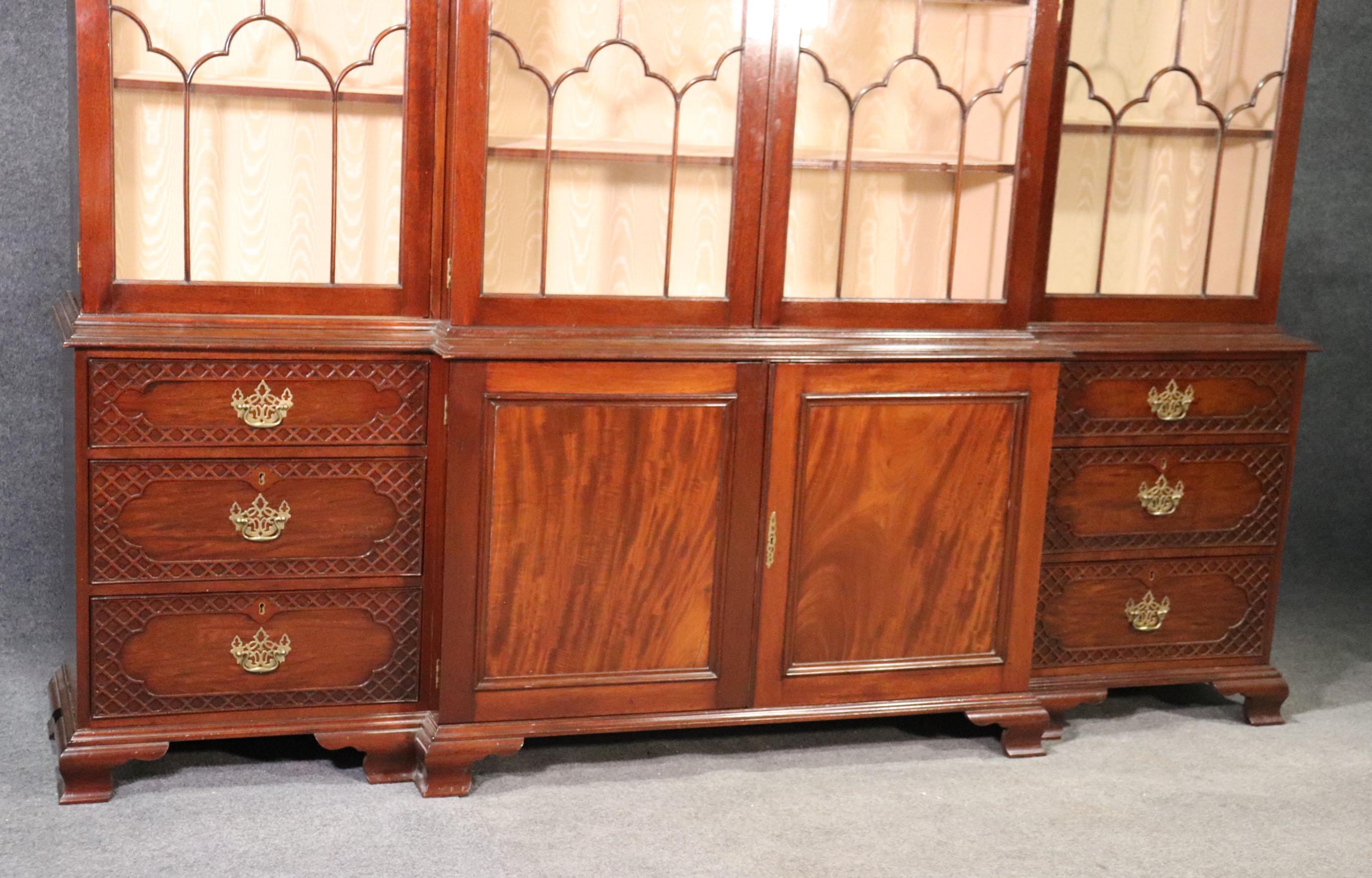 Solid Mahogany Sheraton Style Custom Made Multi Sectional Breakfront Bookcase In Good Condition In Swedesboro, NJ