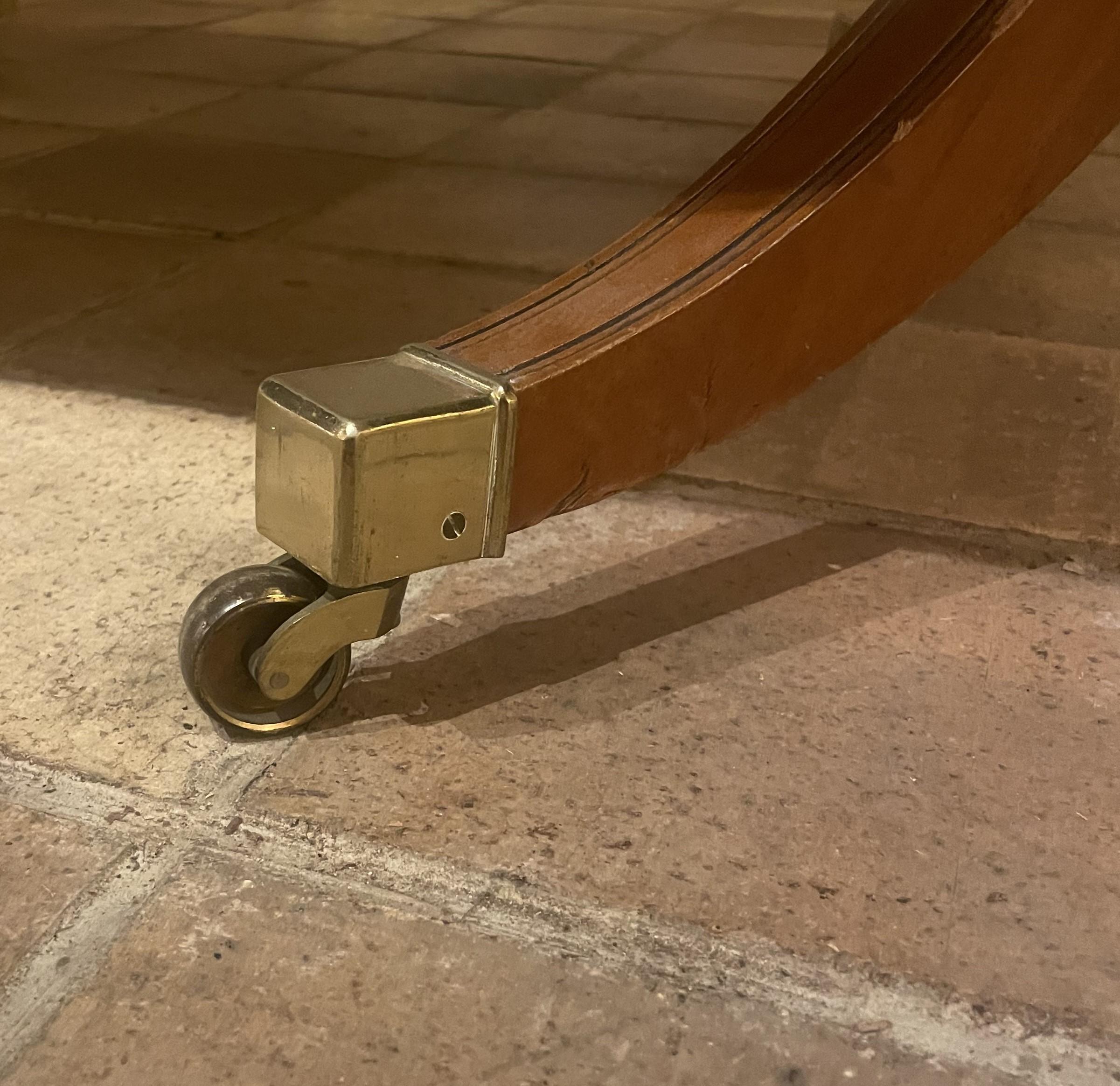 Acajou Table de salle à manger à triple piédestal en acajou massif - Angleterre (3m33 de long) en vente