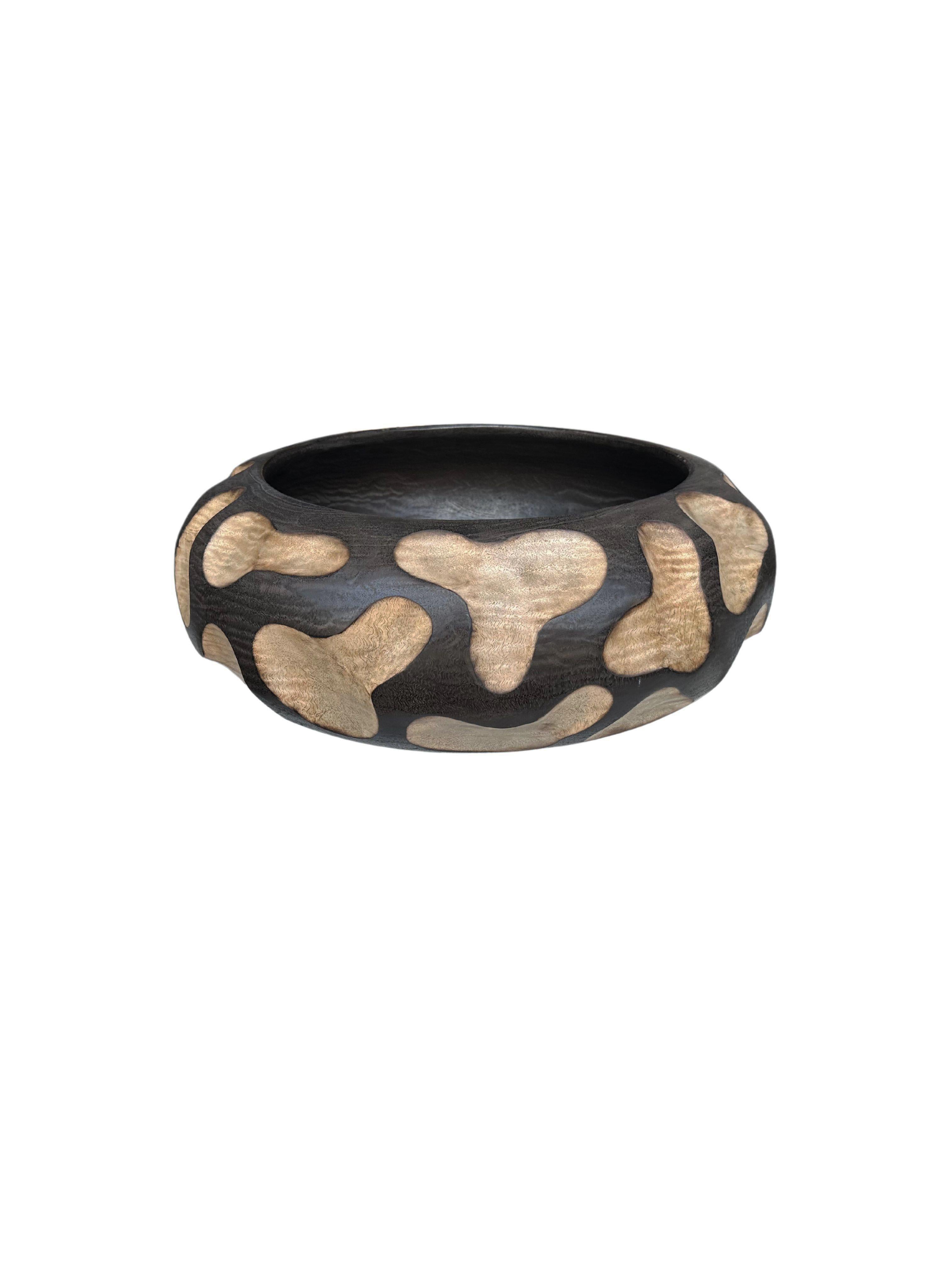 Organic Modern Solid Mango Wood Bowl with Hand-Carved Detailing and Burnt Detailing For Sale
