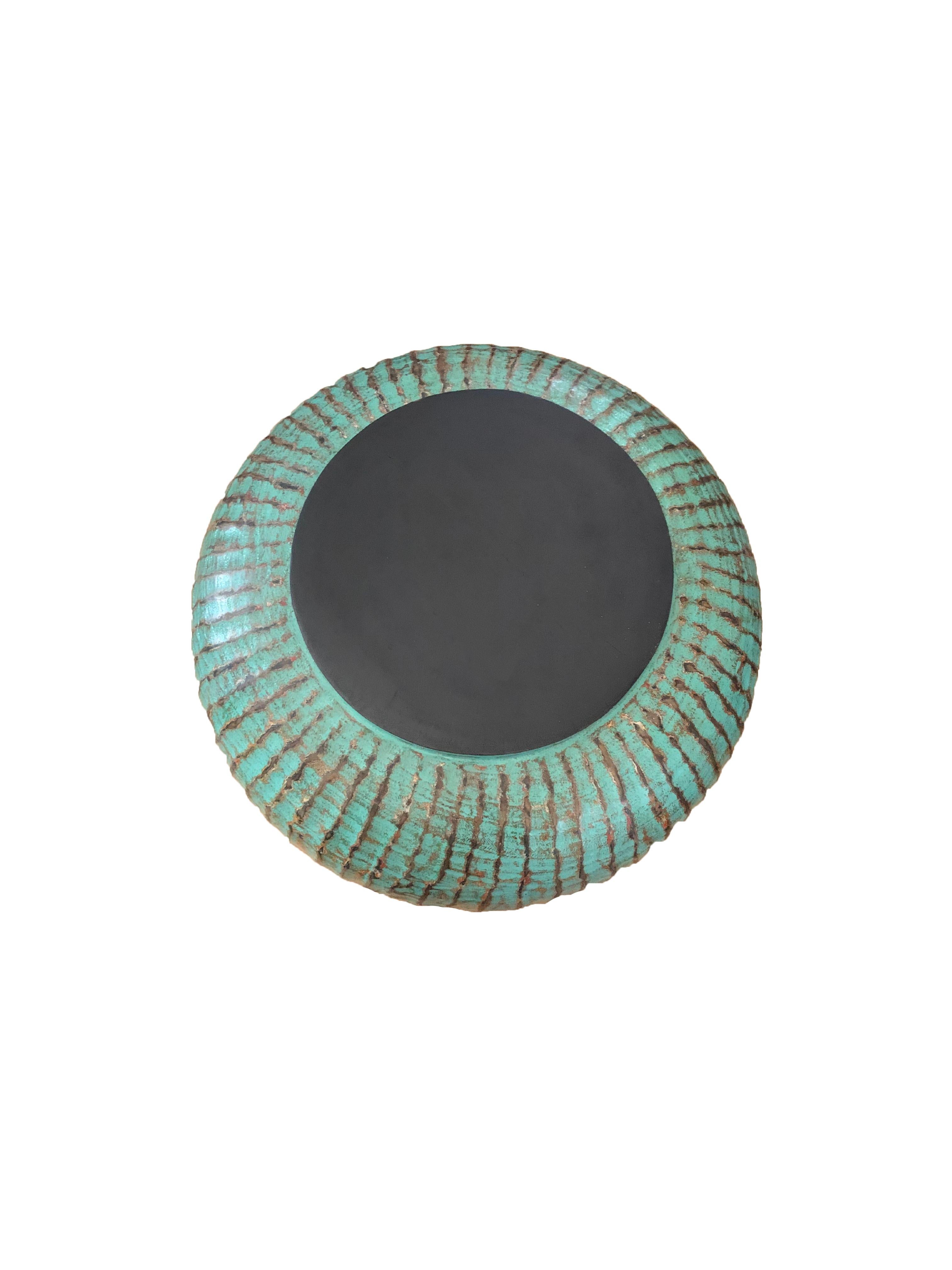 Solid Mango Wood Bowl with Turquoise & Black Finish In Good Condition In Jimbaran, Bali