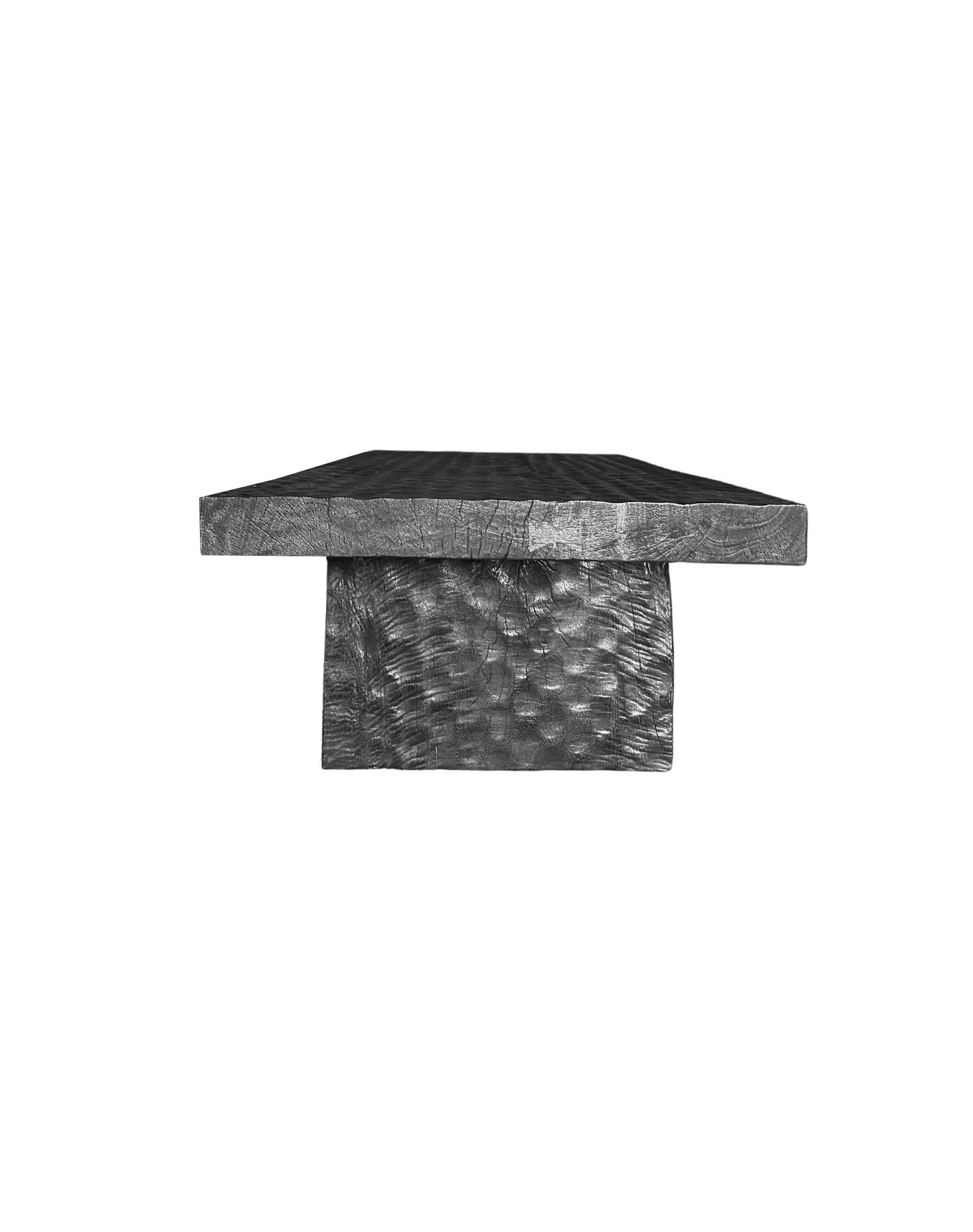 XXIe siècle et contemporain Table basse en bois de Mango massif, organique moderne, textures de bois superbes, brûlé en vente