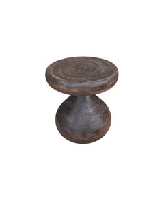 Mesa Auxiliar Escultórica de Madera Maciza de Mango Moderno Orgánico, Acabado Espresso