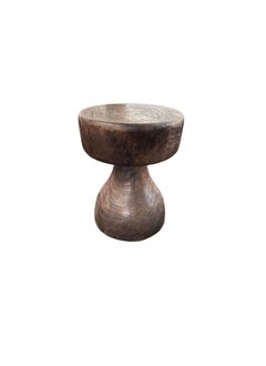 Table d'appoint sculpturale moderne en bois de Mango massif, finition organique et expresso