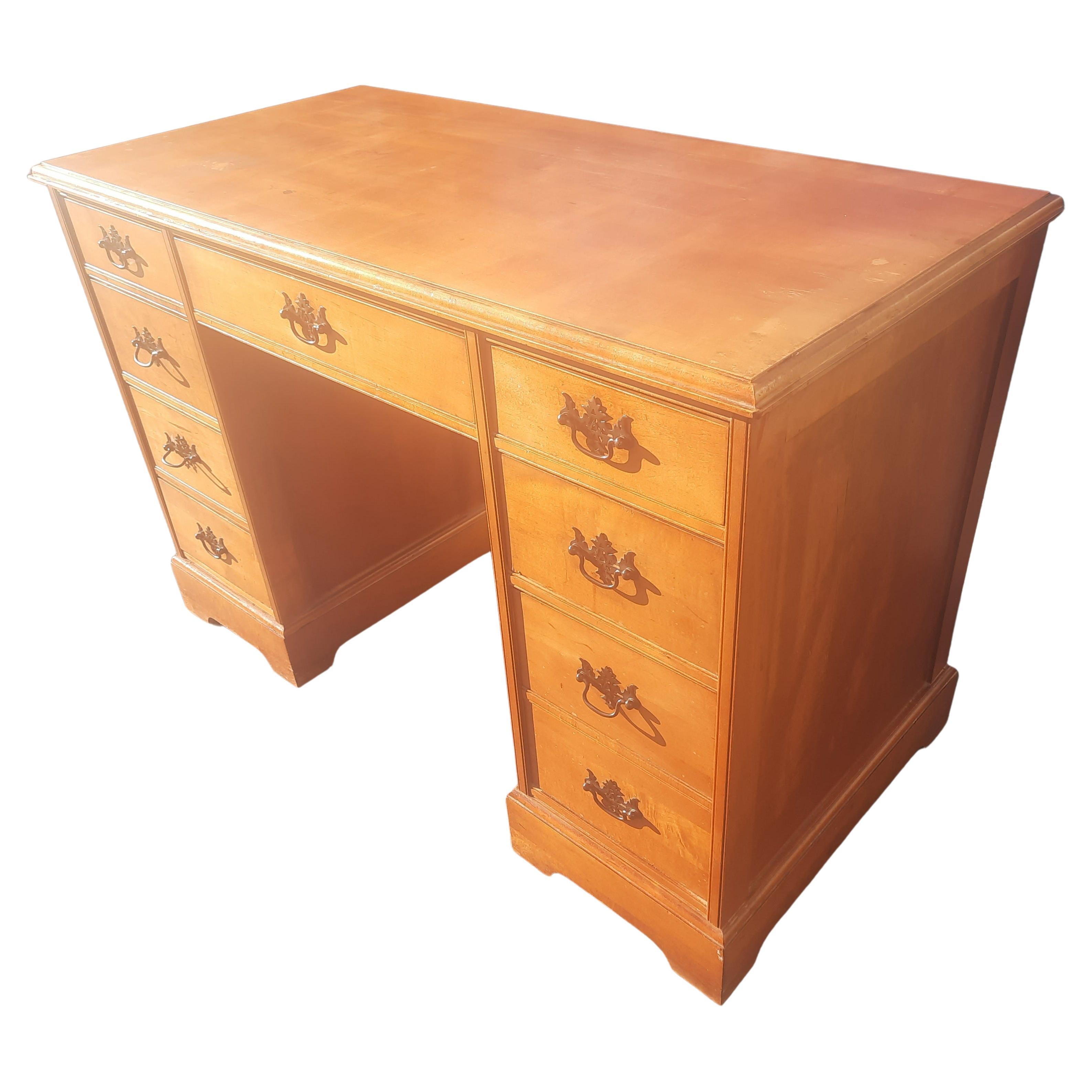 American Classical Solid Maple 8-Drawer Partners Desk Writing Desk, circa 1950s