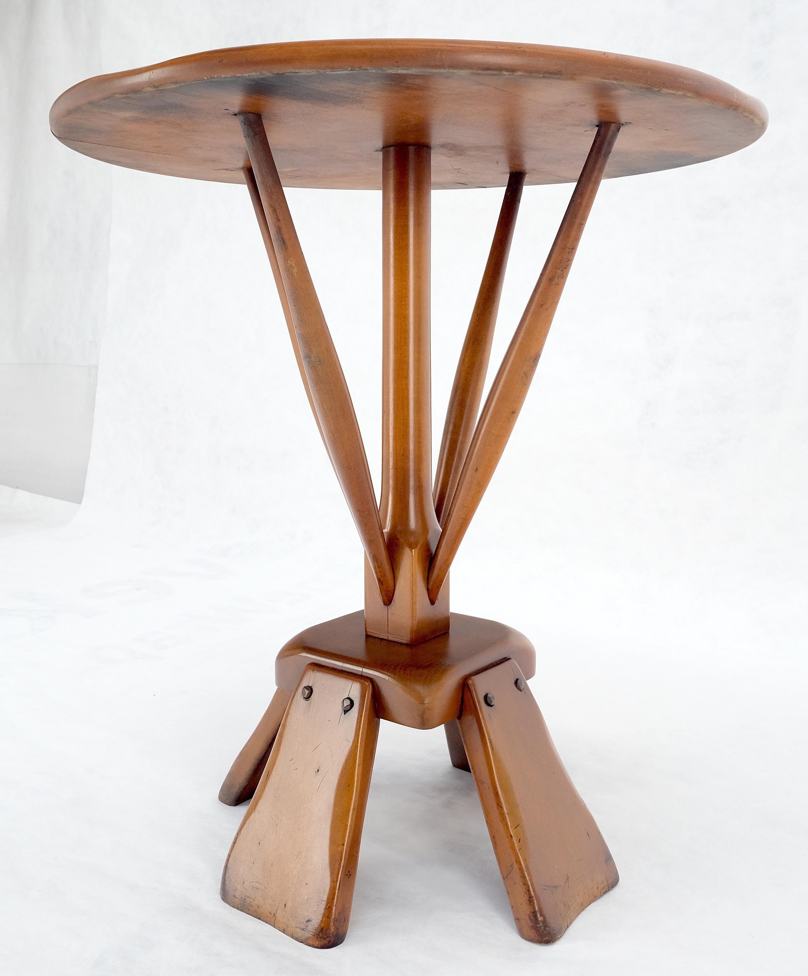 Solid Maple Colonial Style Round Center Table Gueridon MINT In condizioni buone in vendita a Rockaway, NJ