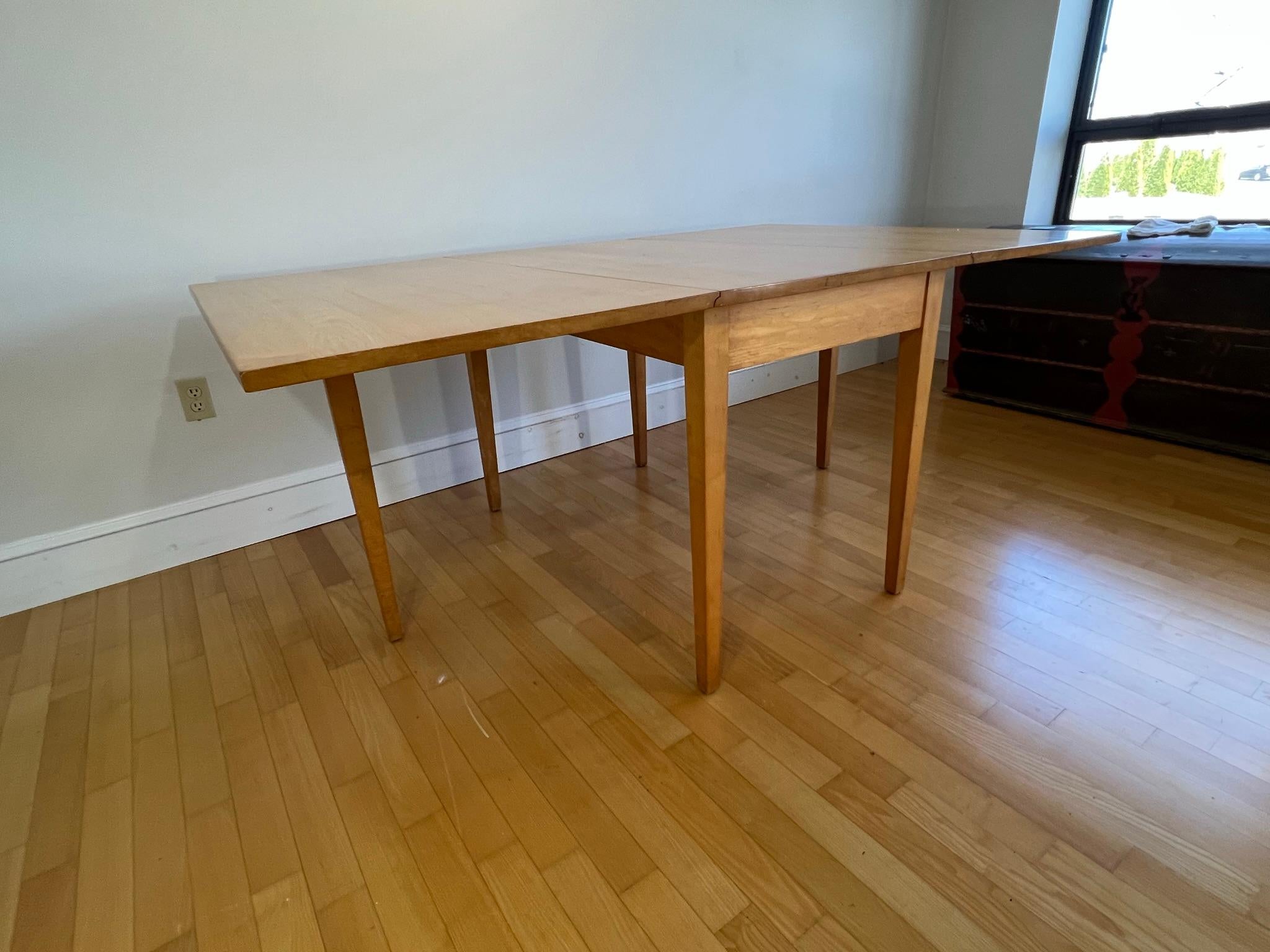 Solid Maple Drop Leaf Dining Table, attrib. Russell Wright for Conant Ball, 1960 In Excellent Condition For Sale In Belmont, MA