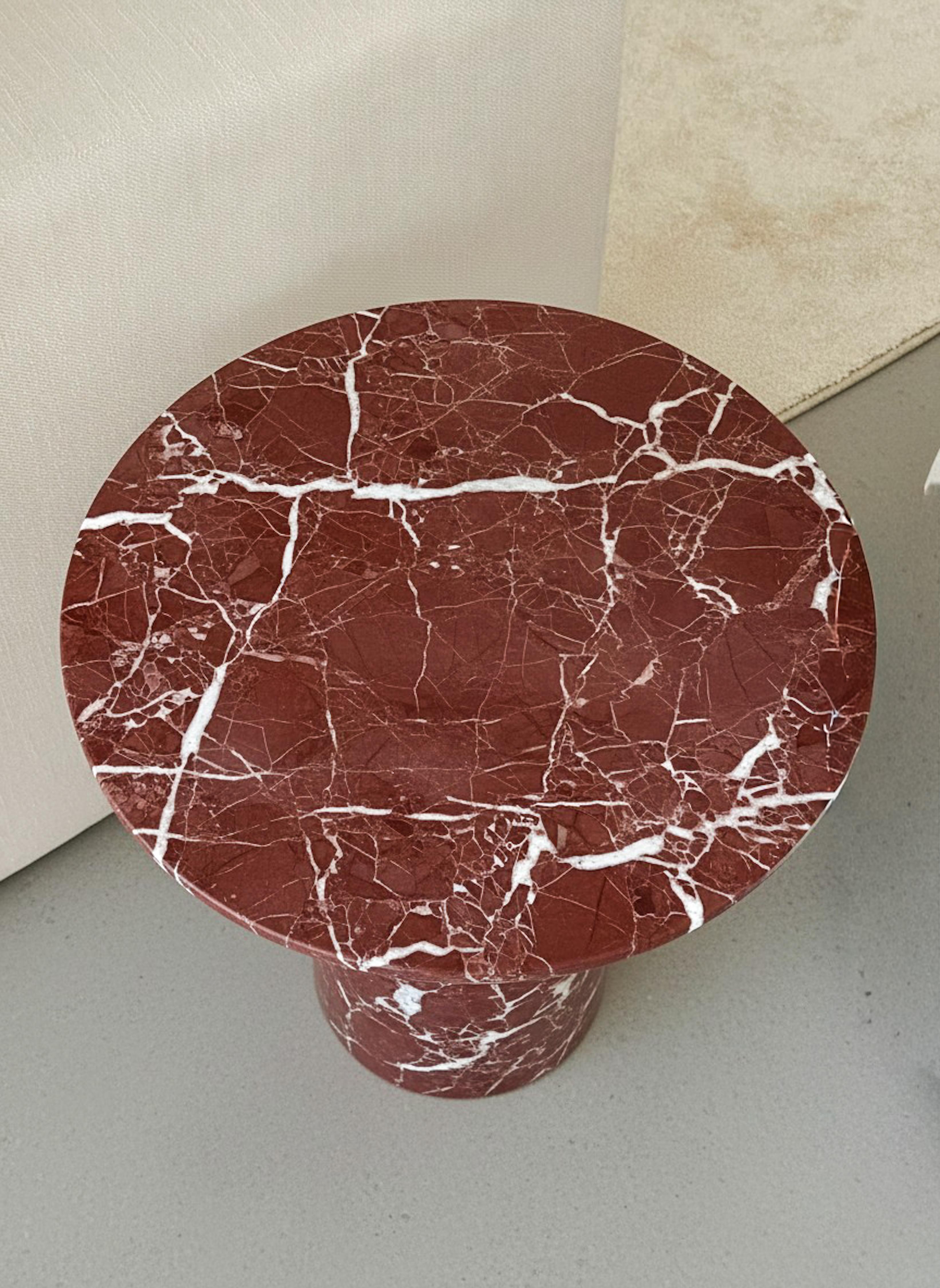 Massiver Marmor Endtisch - Marmor Beistelltisch - Rosso Levanto Couchtisch (Moderne) im Angebot