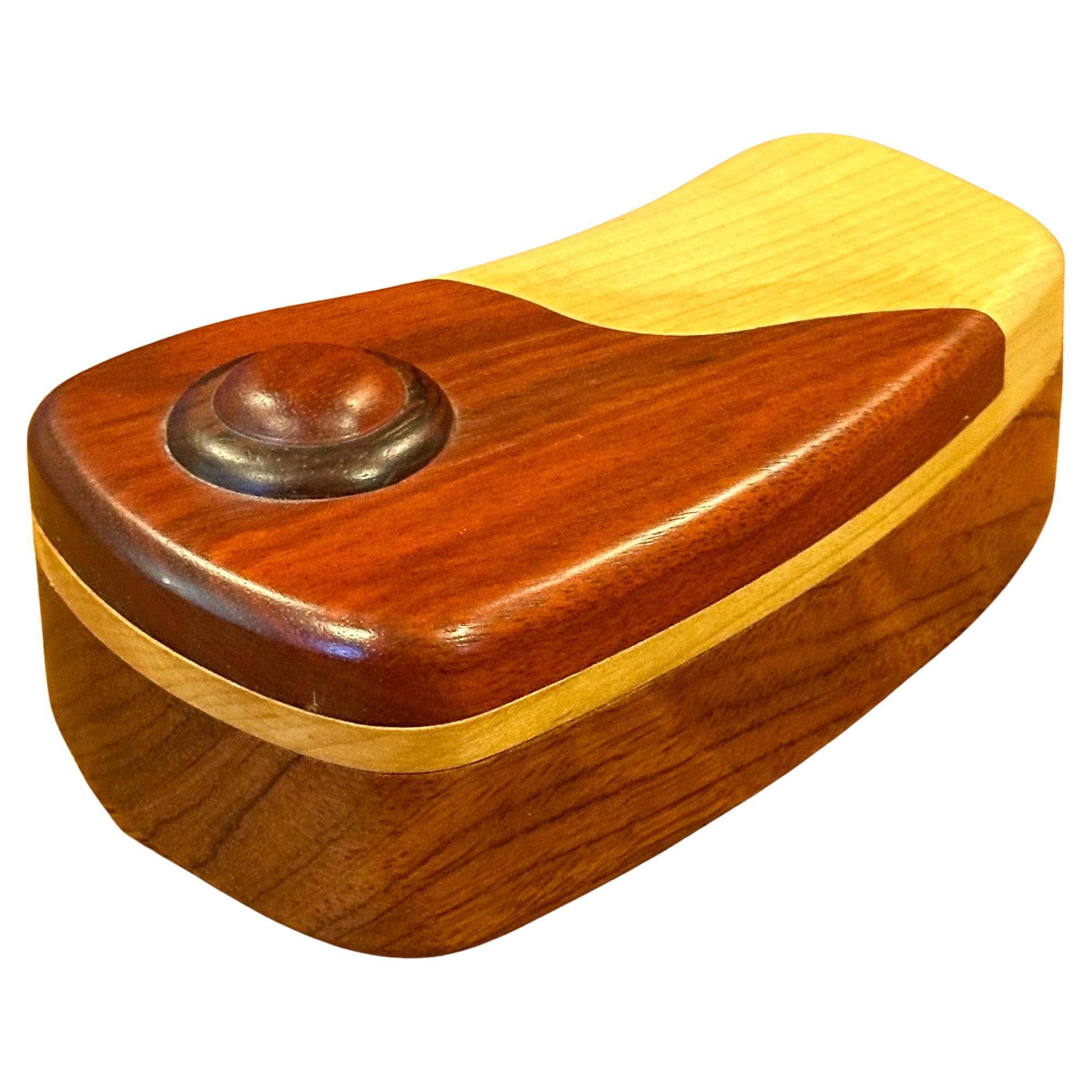 XX secolo Scatola puzzle in legno massiccio misto Wood in vendita