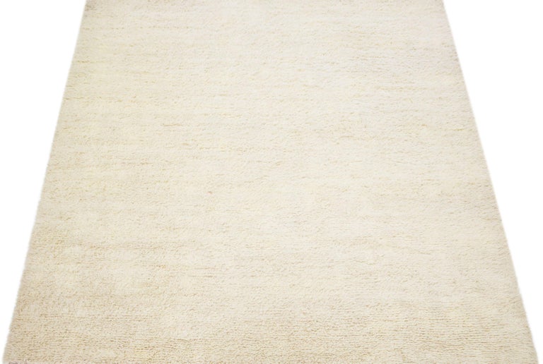 Solid Ivory Rugs Solid Modern Moroccan Wool Rug Handmade with Ivory Field For Sale at ...