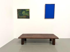 Solido tavolino in legno modernista degli anni '70