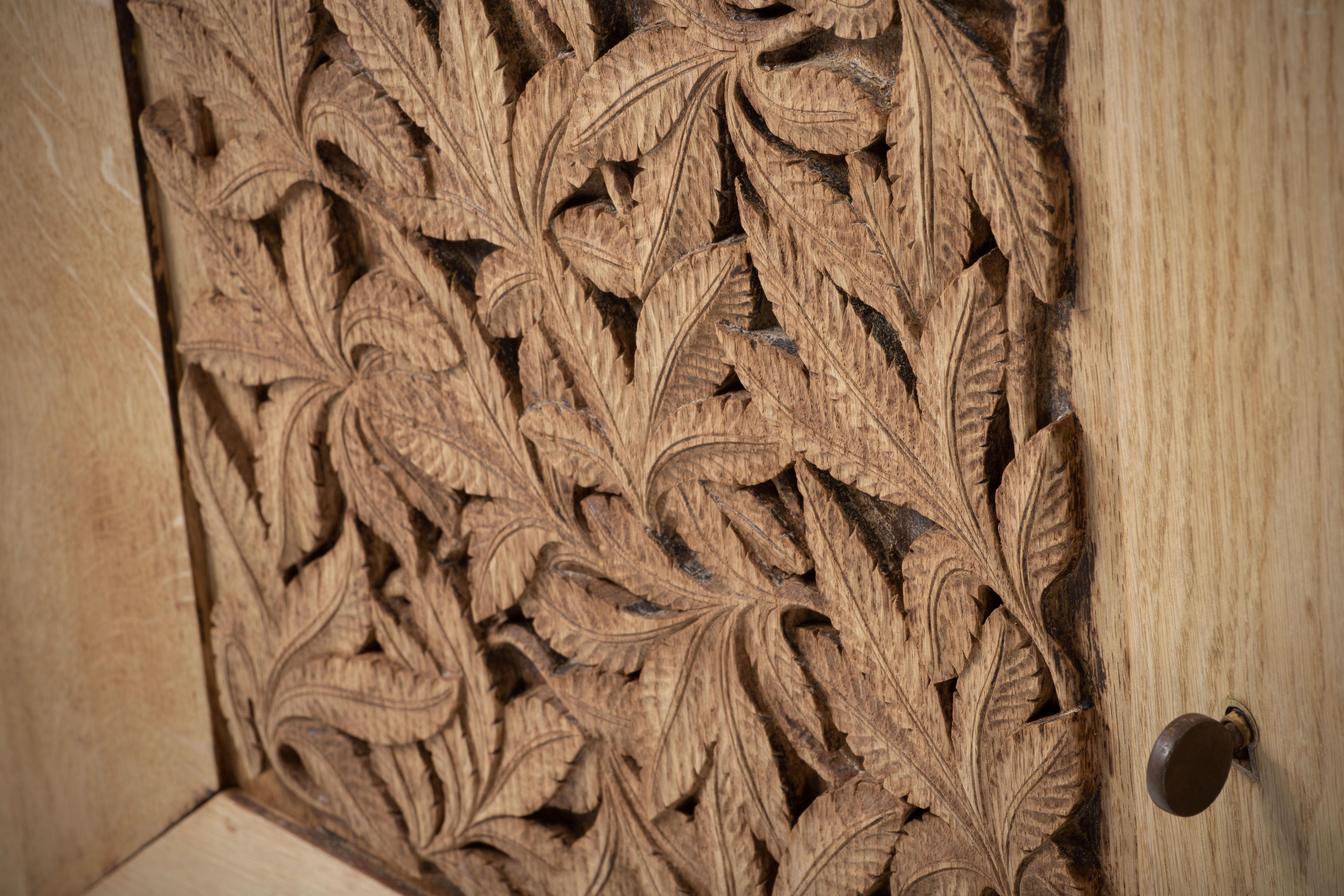 Solid Natural Handcarved Oak Credenza, France, 1940s For Sale 2