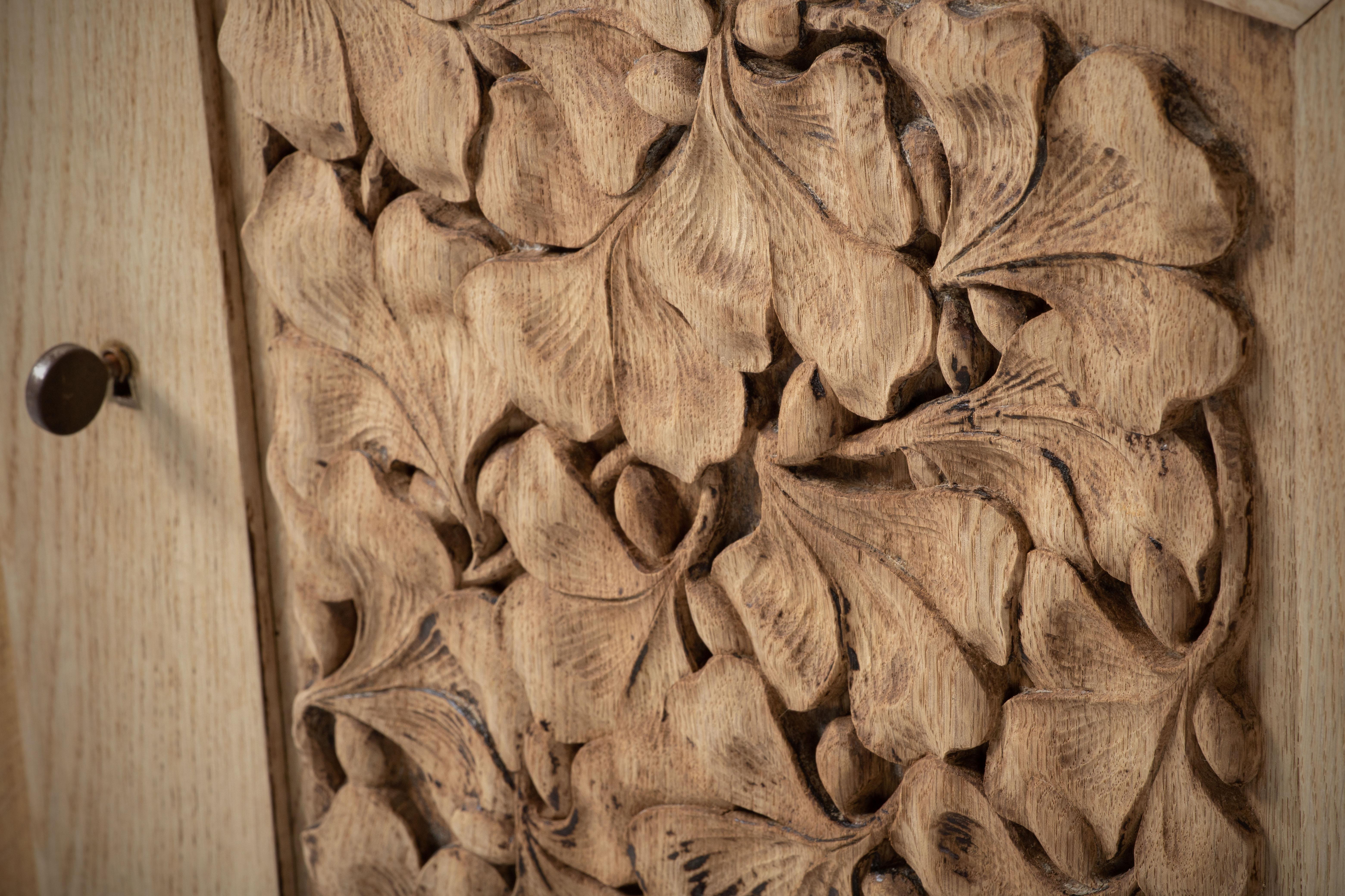 Solid Natural Handcarved Oak Credenza, France, 1940s For Sale 3