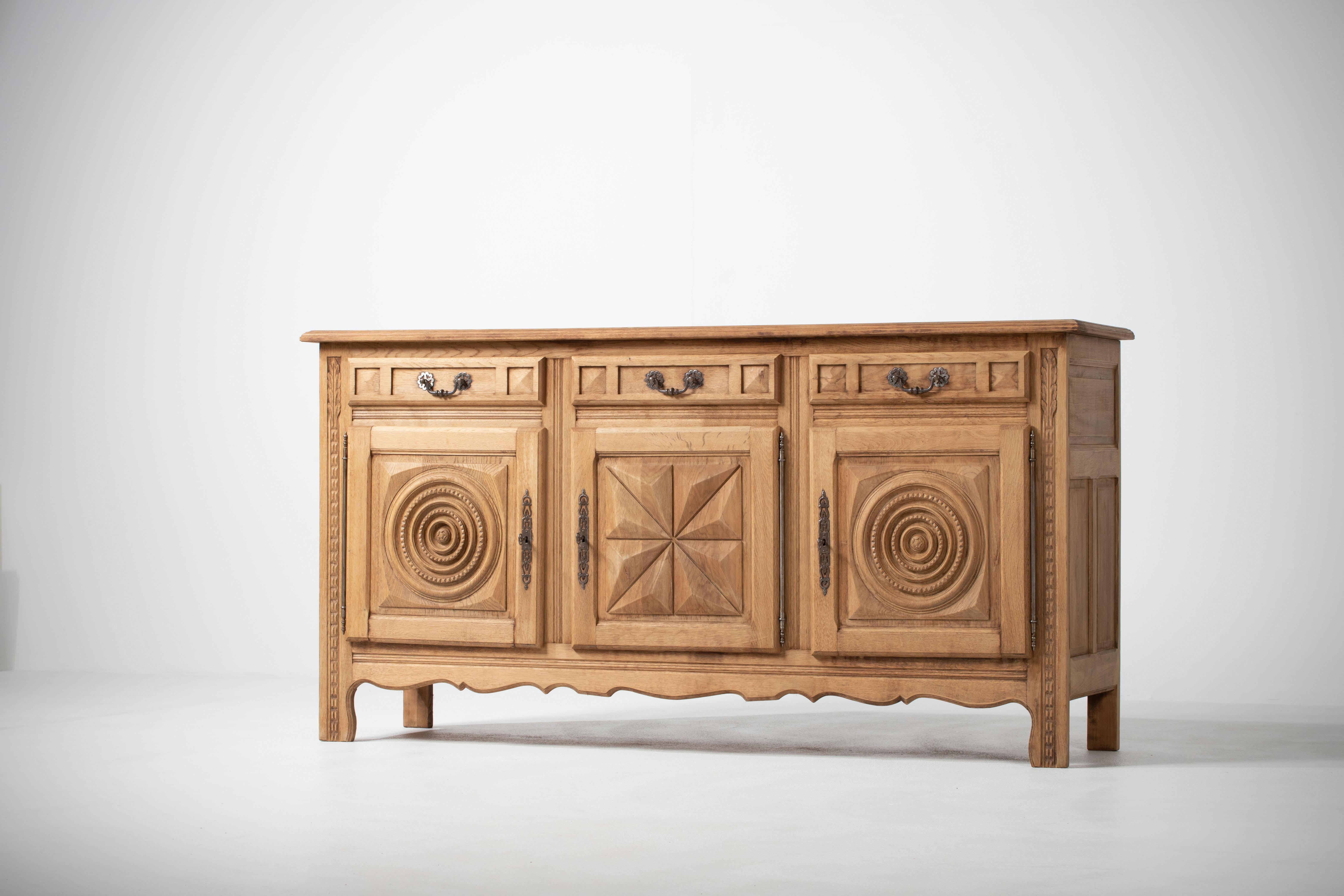 Solid Natural Oak Cabinet, France, 1940s In Good Condition In Wiesbaden, DE