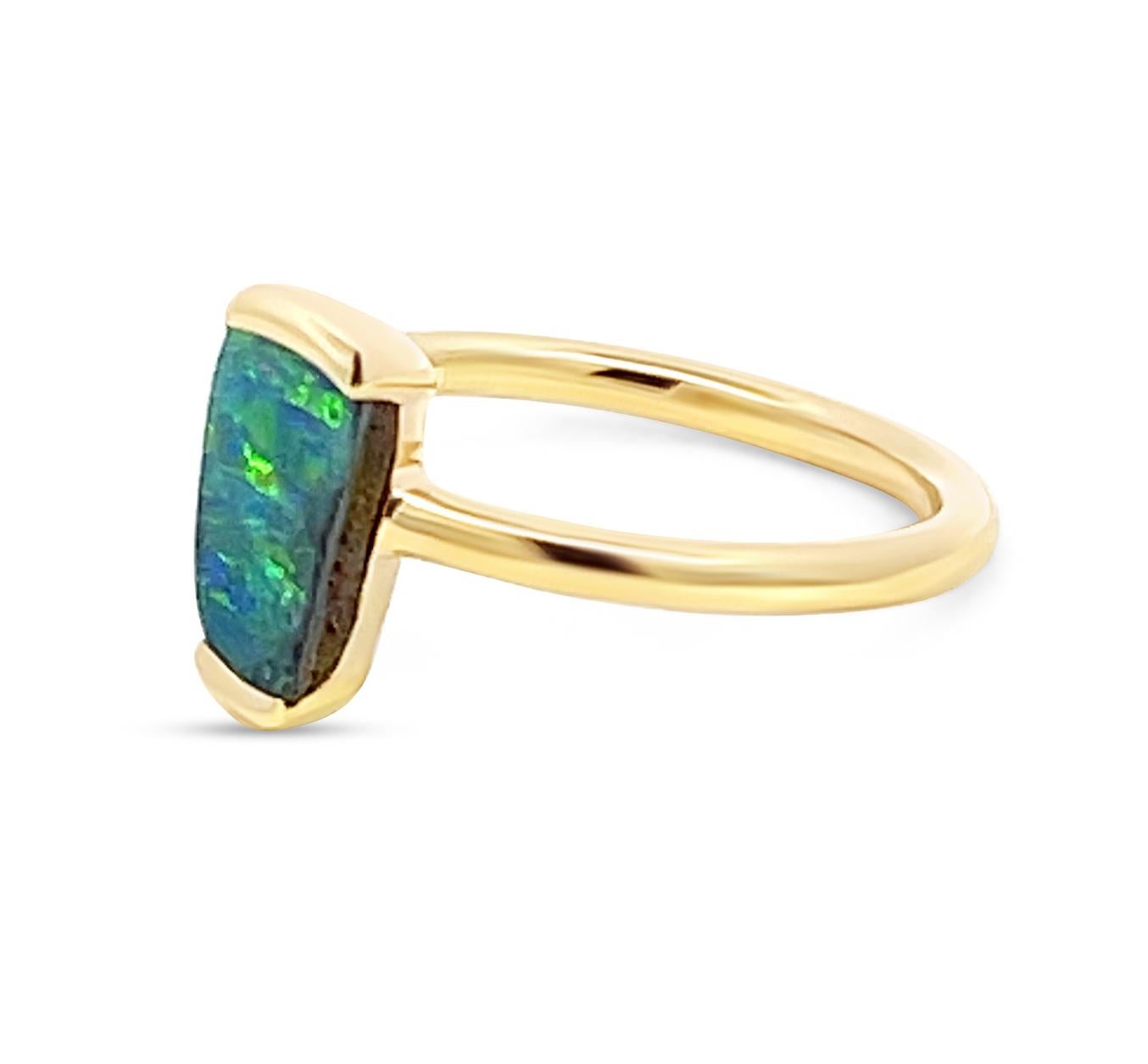 Solid Natural Untreated Australian 1.35ct Boulder Opal Ring in 18k Yellow Gold  In New Condition For Sale In Sydney, AU
