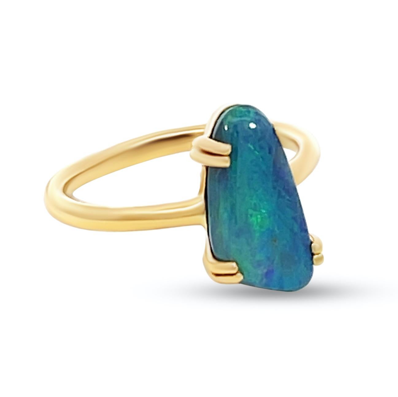 Contemporary Solid Natural Untreated Australian 13.95 Black Opal Ring 18k Yellow Gold  For Sale