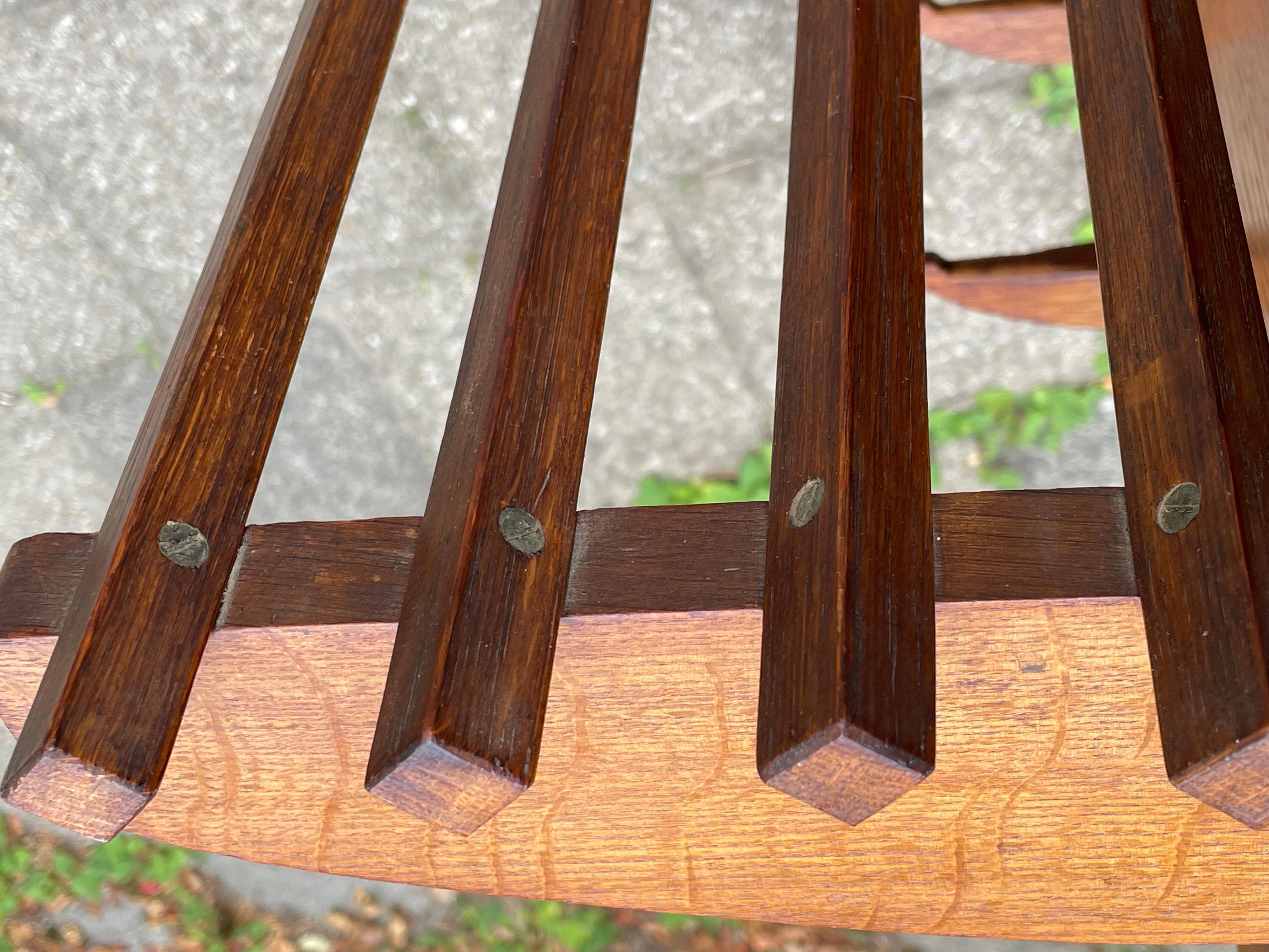 Solid Oak and All Hand-Crafted Dutch Arts & Crafts Wall Coat Rack with Hat Rack In Excellent Condition For Sale In Lisse, NL