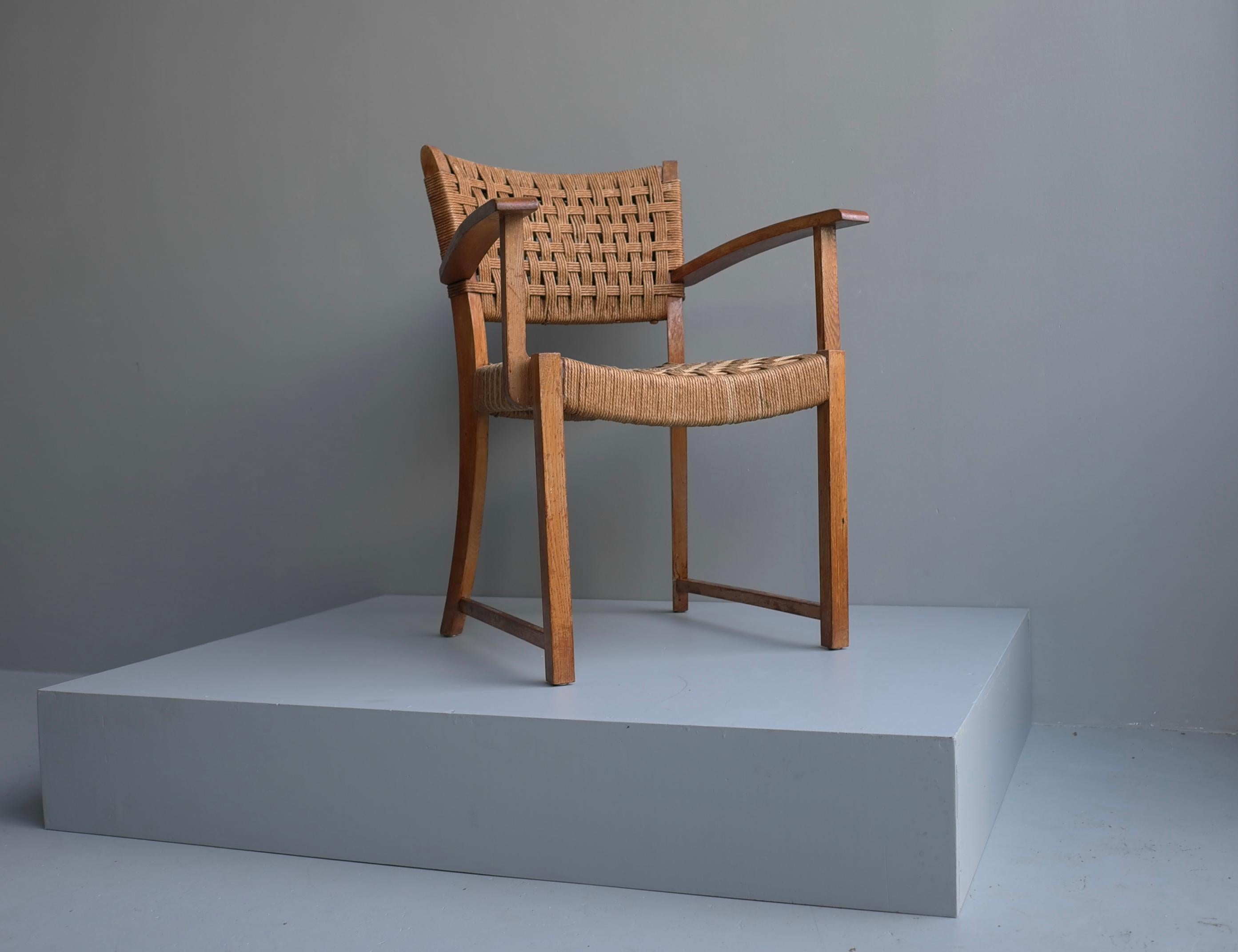 Sillón de roble macizo y cuerda, Moderno de mediados de siglo, Francia, Años 50 en Bueno estado para la venta en Den Haag, NL