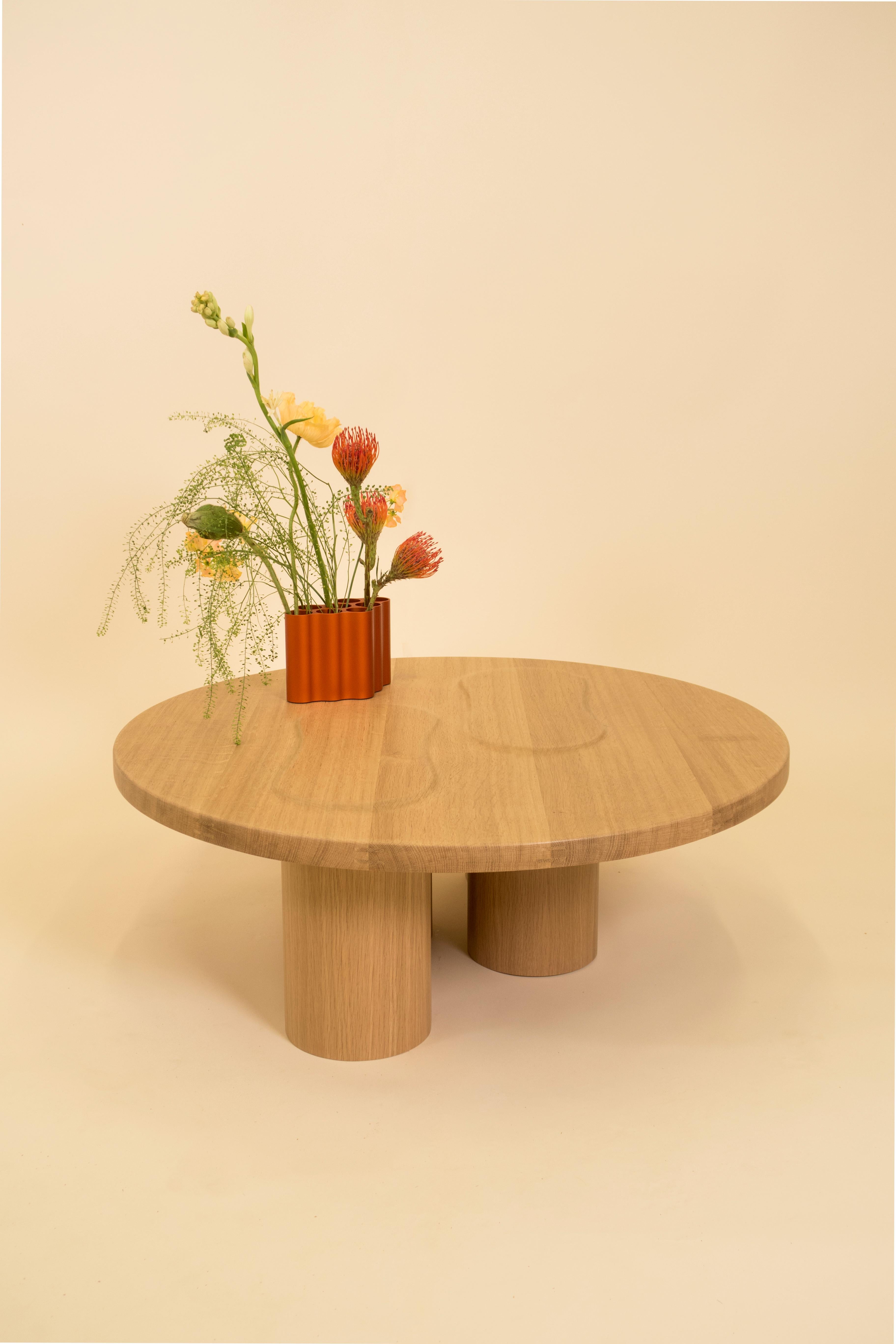Moderne Table basse en chêne massif et placage de Helder Barbosa en vente