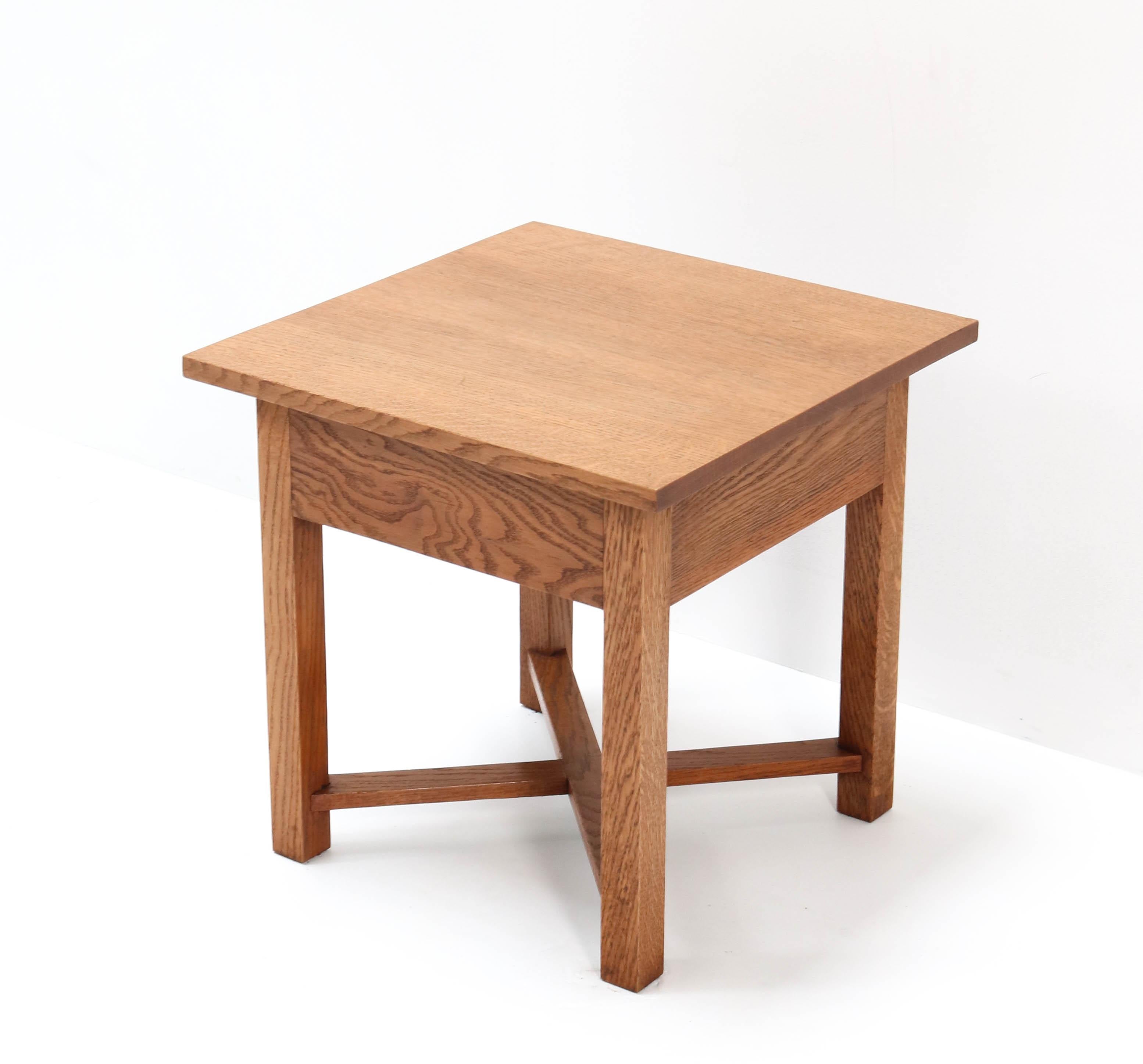 Solid Oak Art Deco Haagse School Side Table by Cor Alons, 1923 In Good Condition For Sale In Amsterdam, NL
