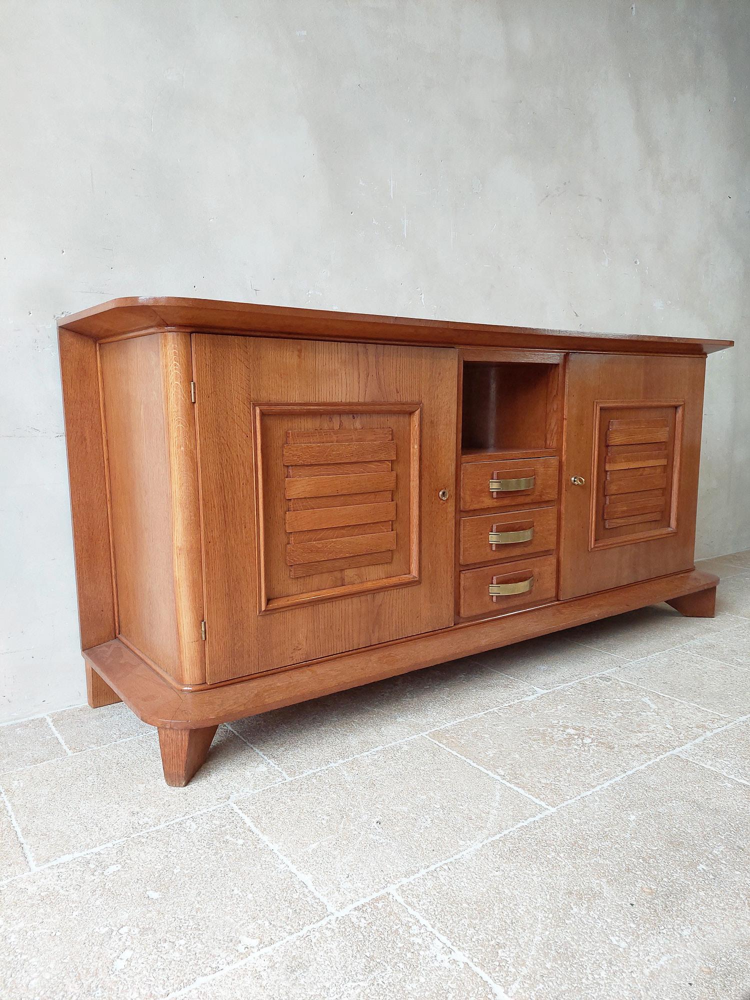 Solid Oak Art Deco Sideboard by Jean Royere for Maison Gouffé Paris, 1940s In Good Condition In Baambrugge, NL