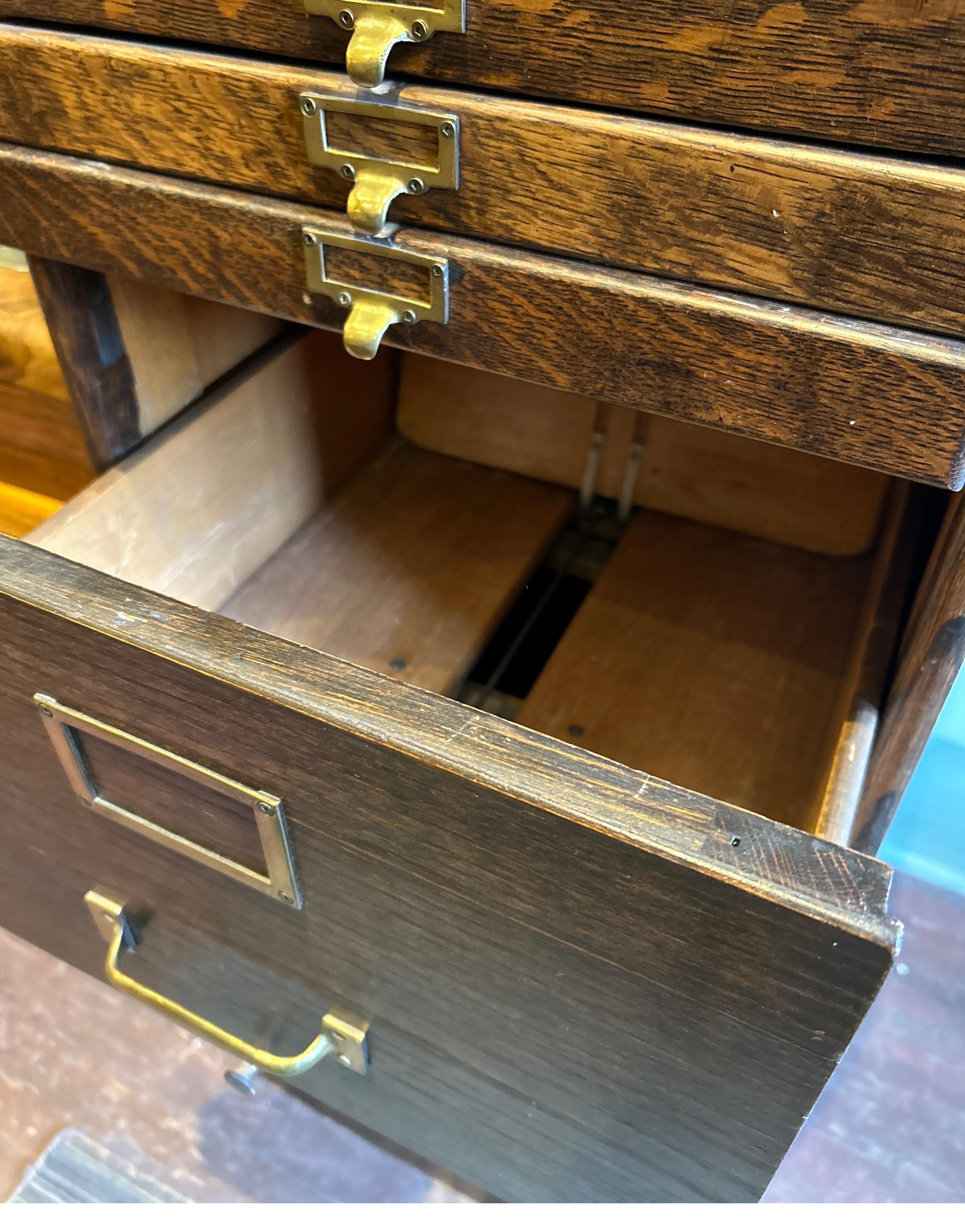 Solid Oak Arts & Crafts Barrister’s Cabinet With Brass Hardware In Good Condition For Sale In Vancouver, British Columbia