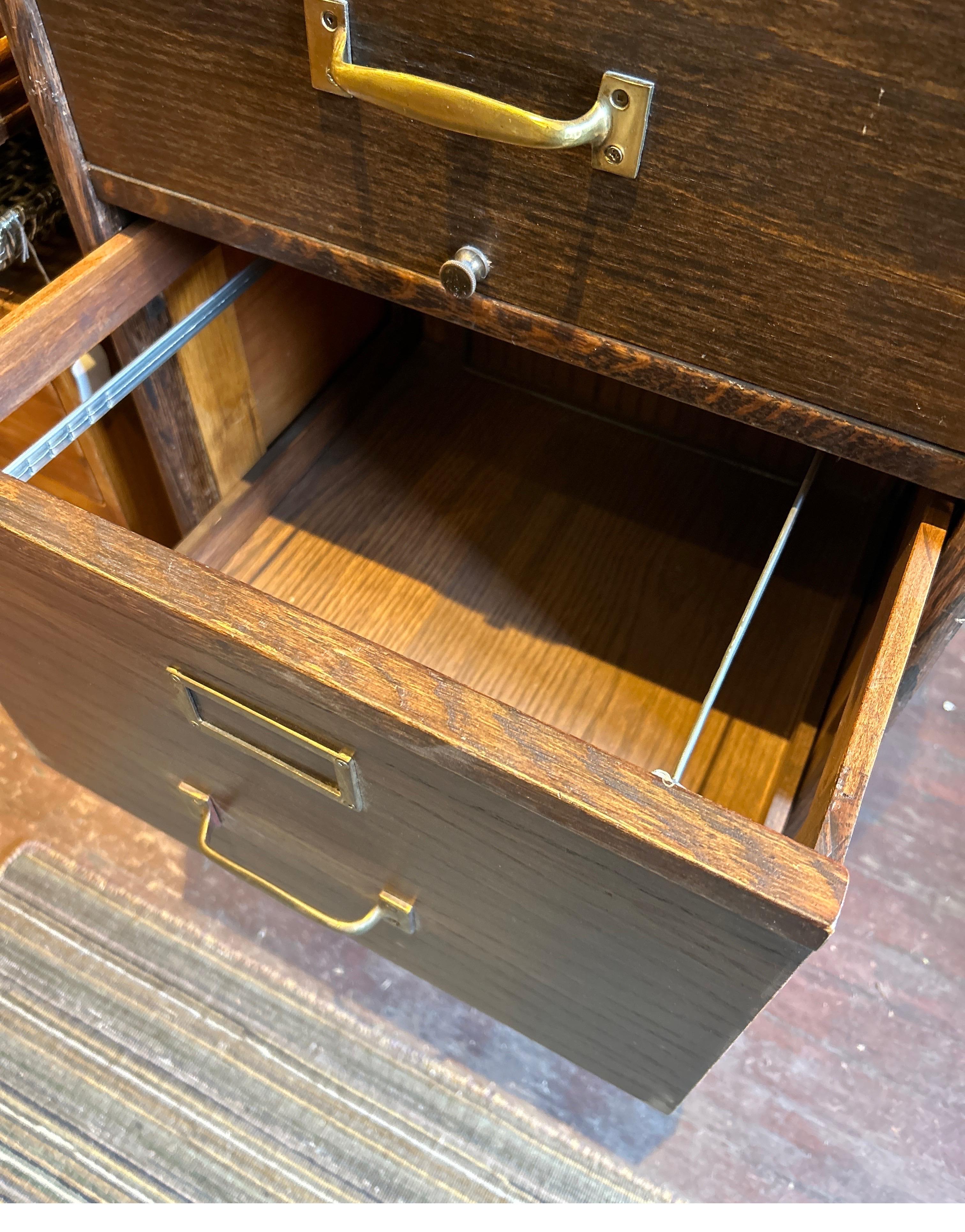 Solid Oak Arts & Crafts Barrister’s Cabinet With Brass Hardware In Good Condition For Sale In Vancouver, British Columbia