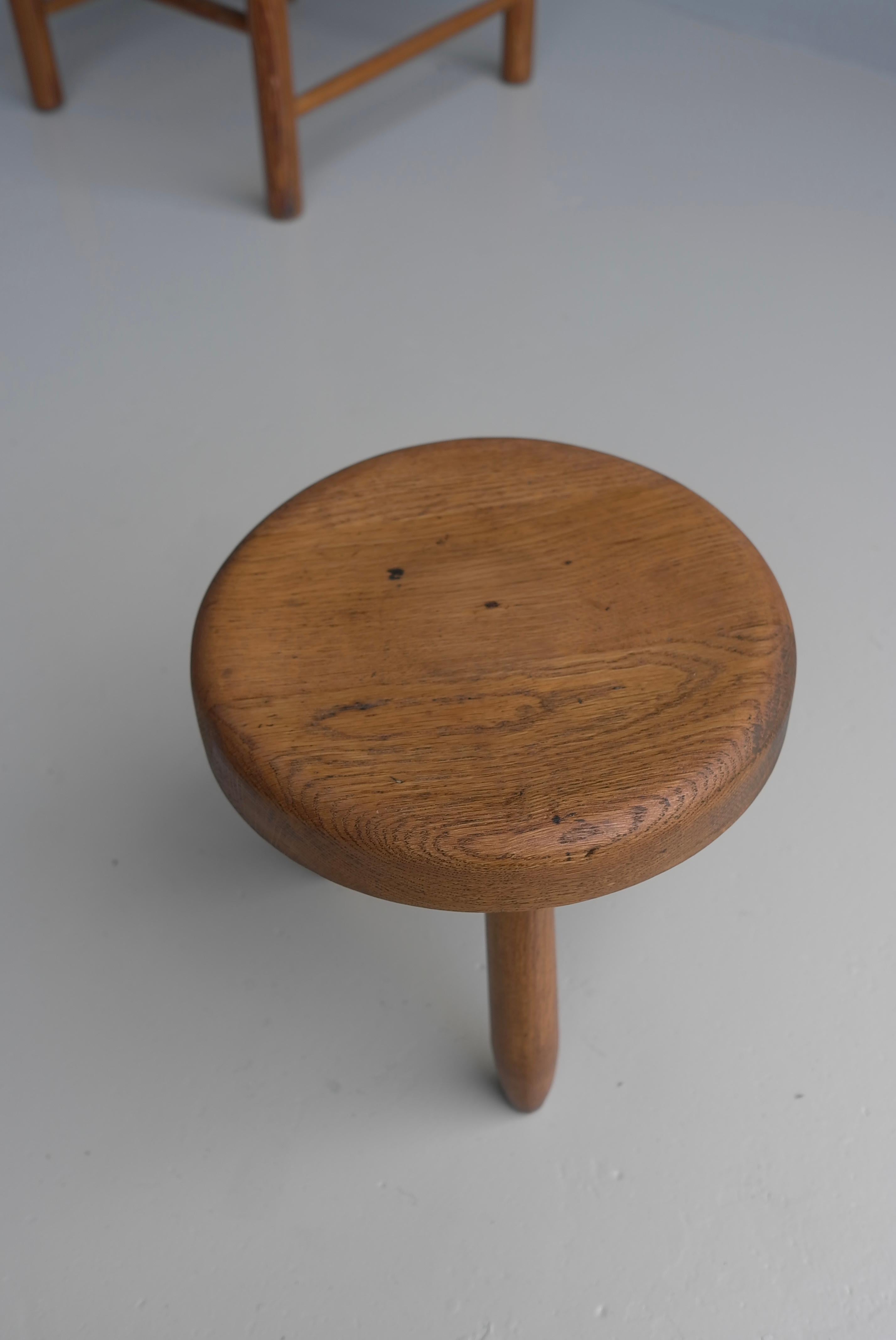 Solid Oak ' Berger' Stool in Style of Charlotte Perriand, France, 1950's In Good Condition For Sale In Den Haag, NL