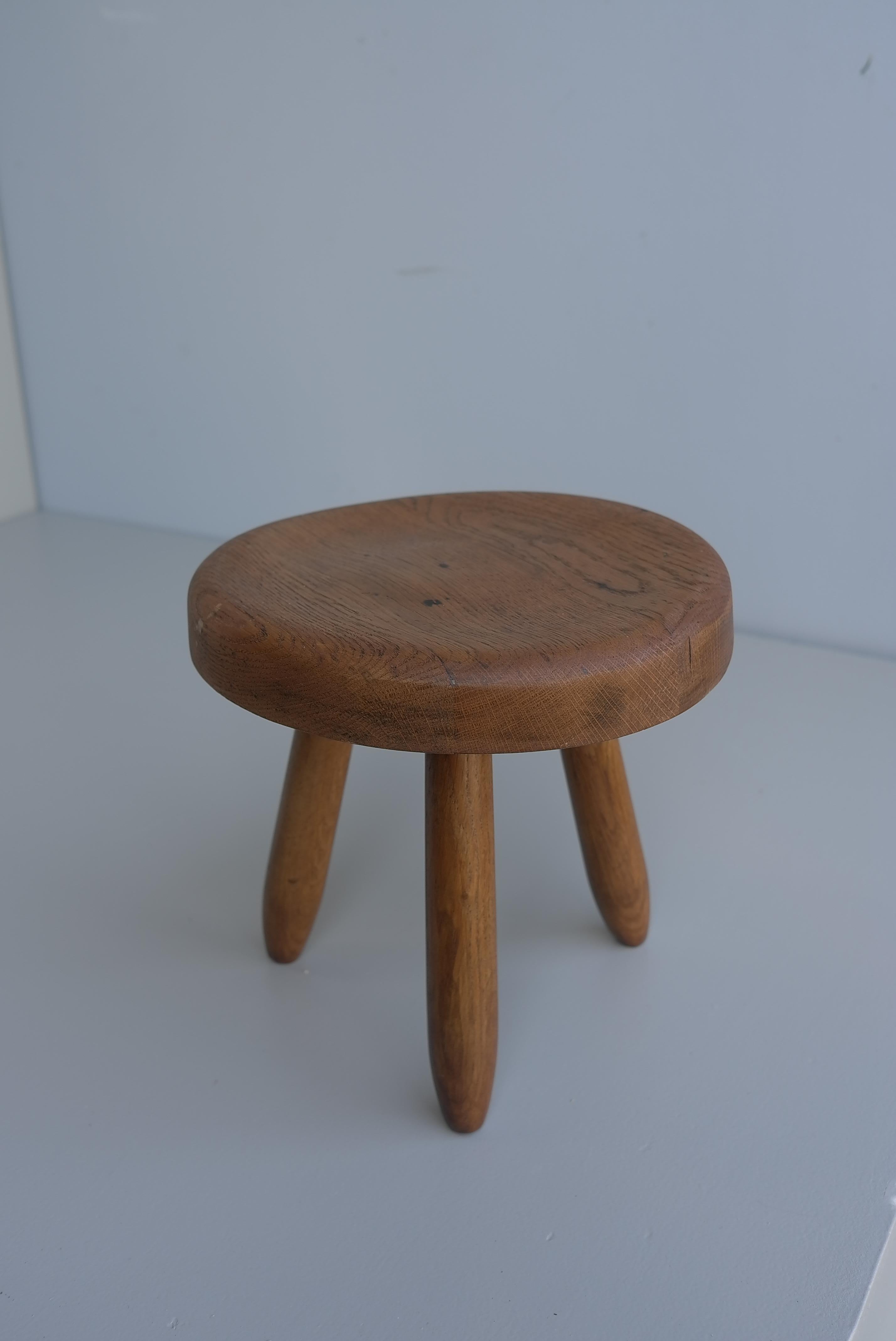 Taburete ' Berger' de roble macizo al estilo de Charlotte Perriand, Francia, años 50 siglo XX en venta