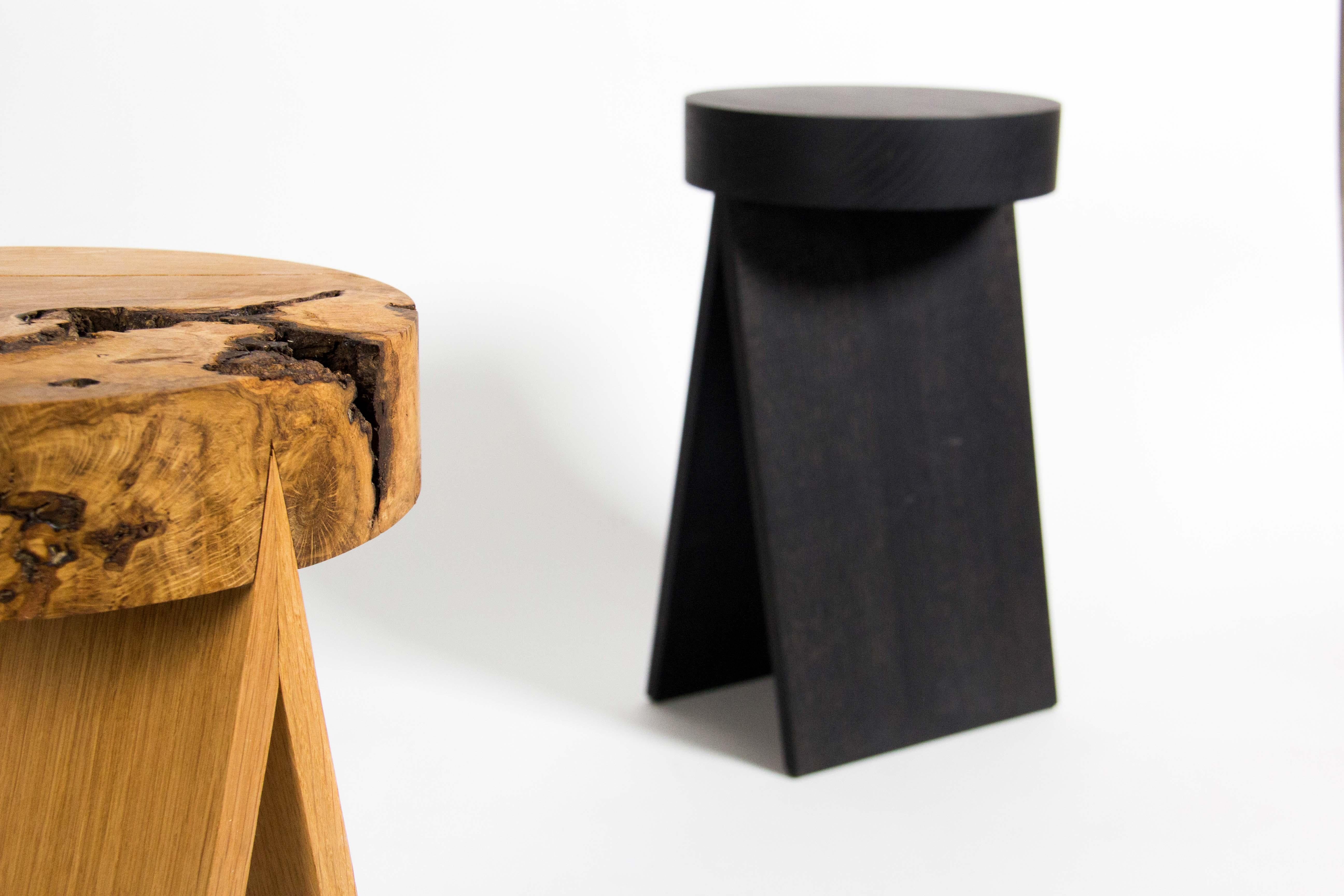 Schwarzer Bleaut-Hocker aus massiver Eiche von Tim Vranken (Belgisch) im Angebot