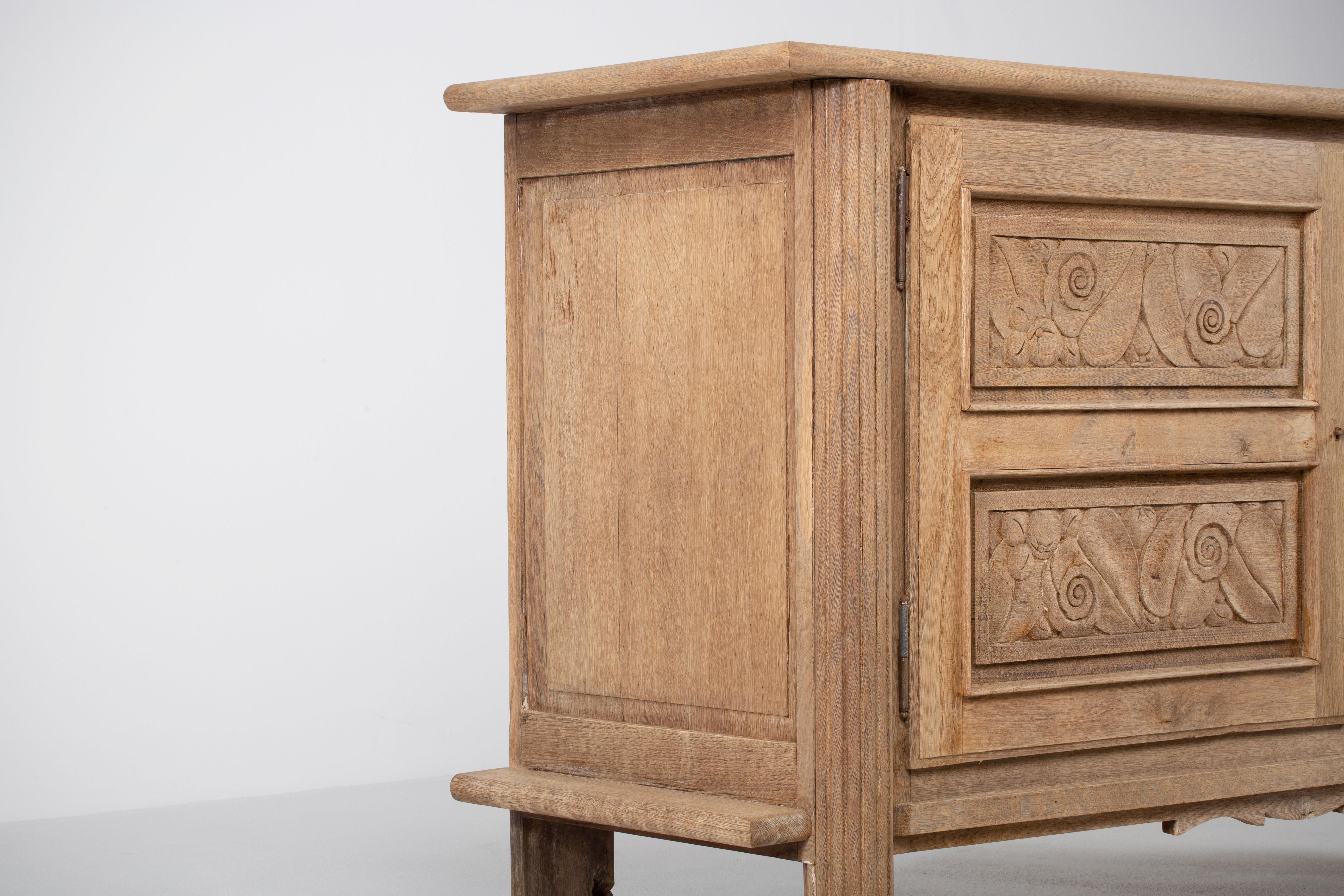 Solid Oak Cabinet, France, 1940s For Sale 7