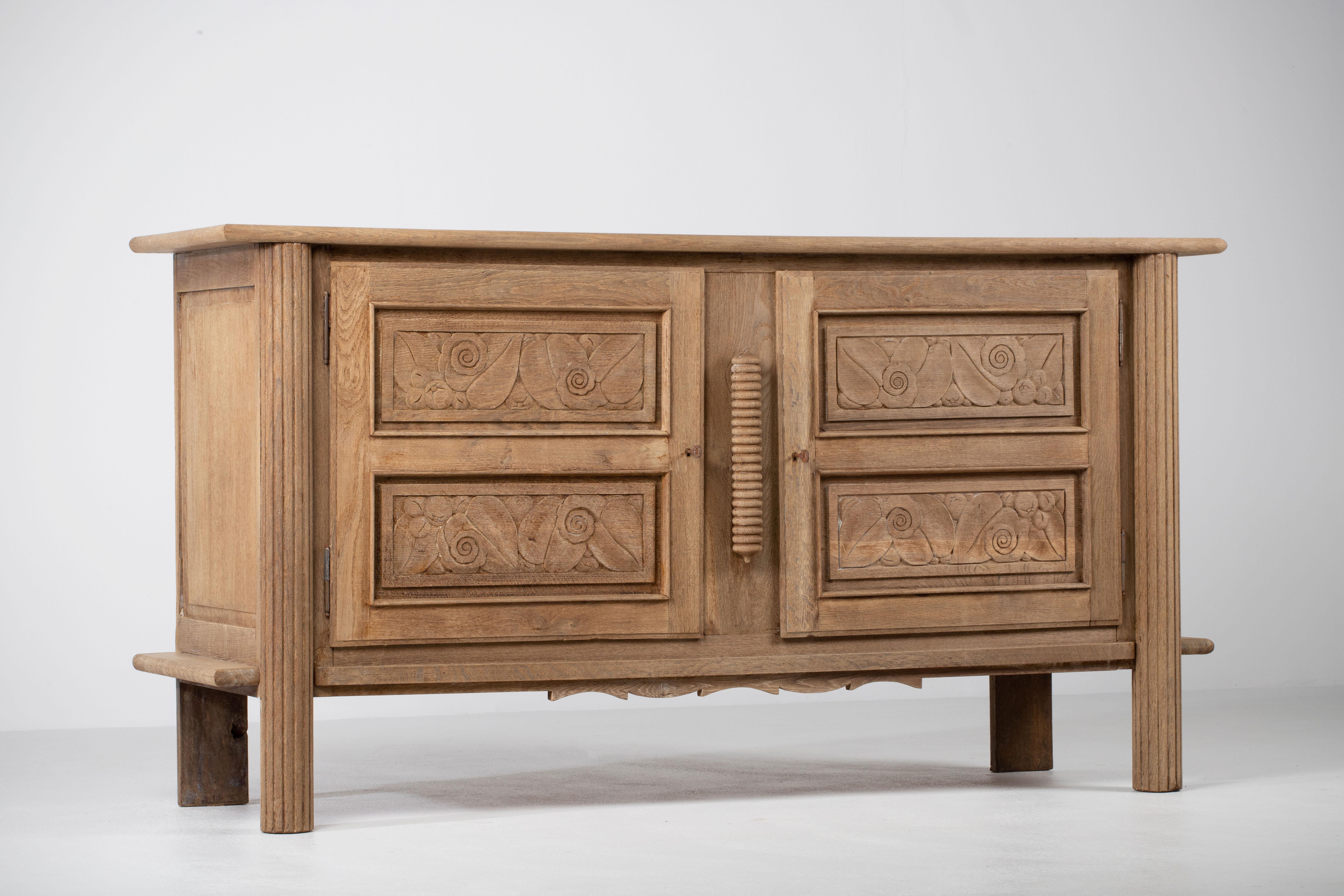 Solid Oak Cabinet, France, 1940s In Good Condition For Sale In Wiesbaden, DE