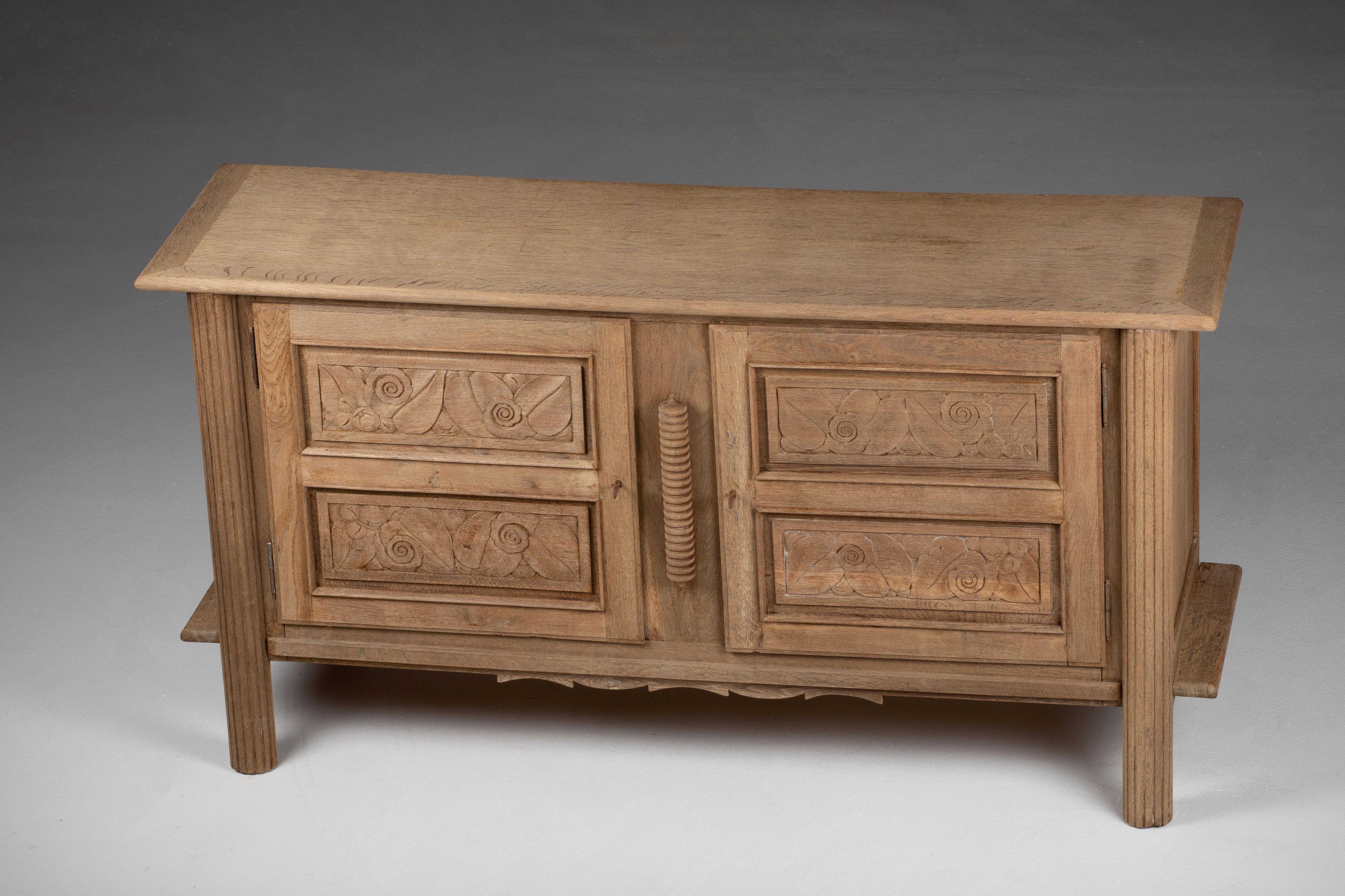 Solid Oak Cabinet, France, 1940s For Sale 3