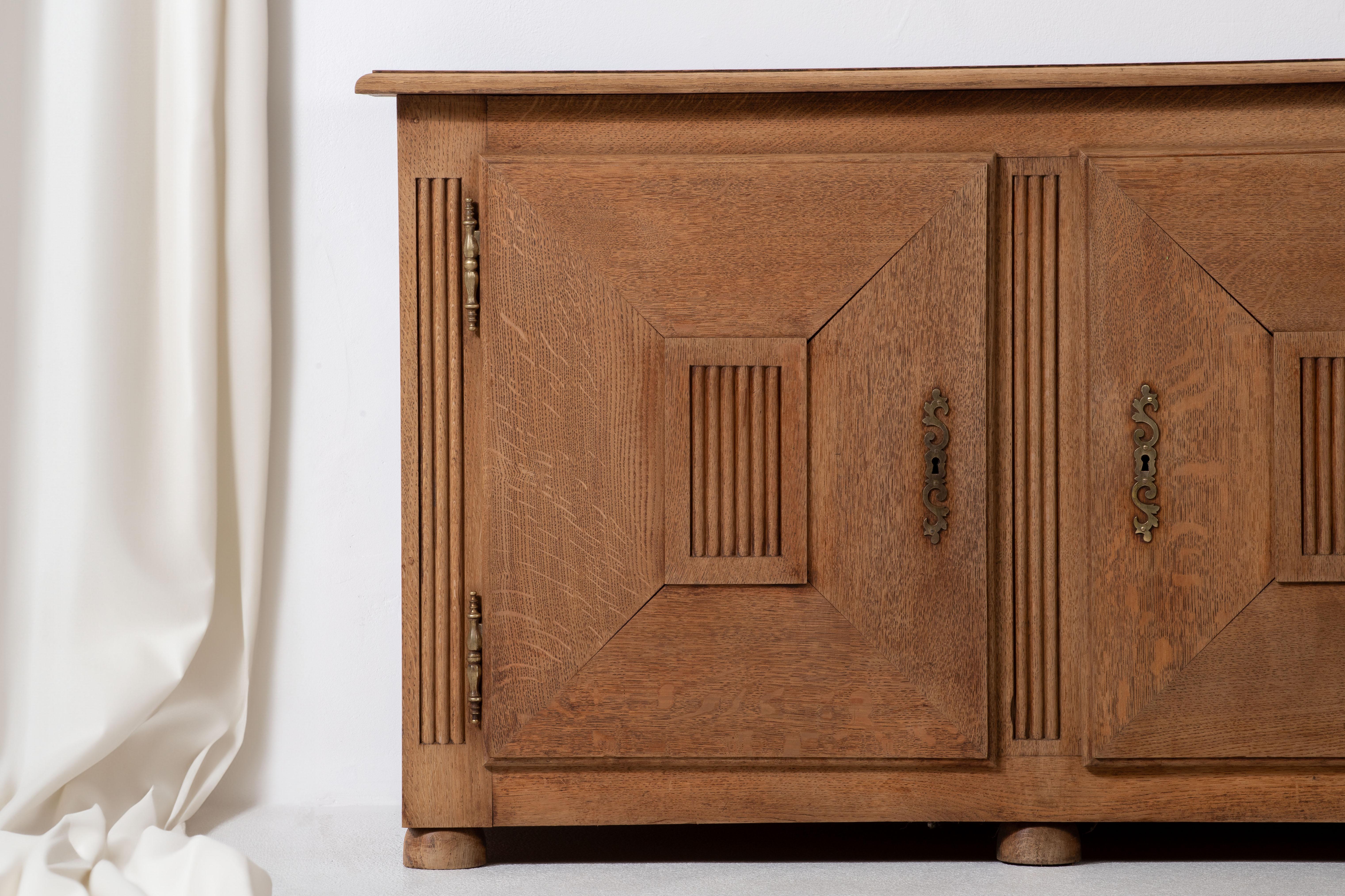 Solid Oak Cabinet, France, 1940s For Sale 1