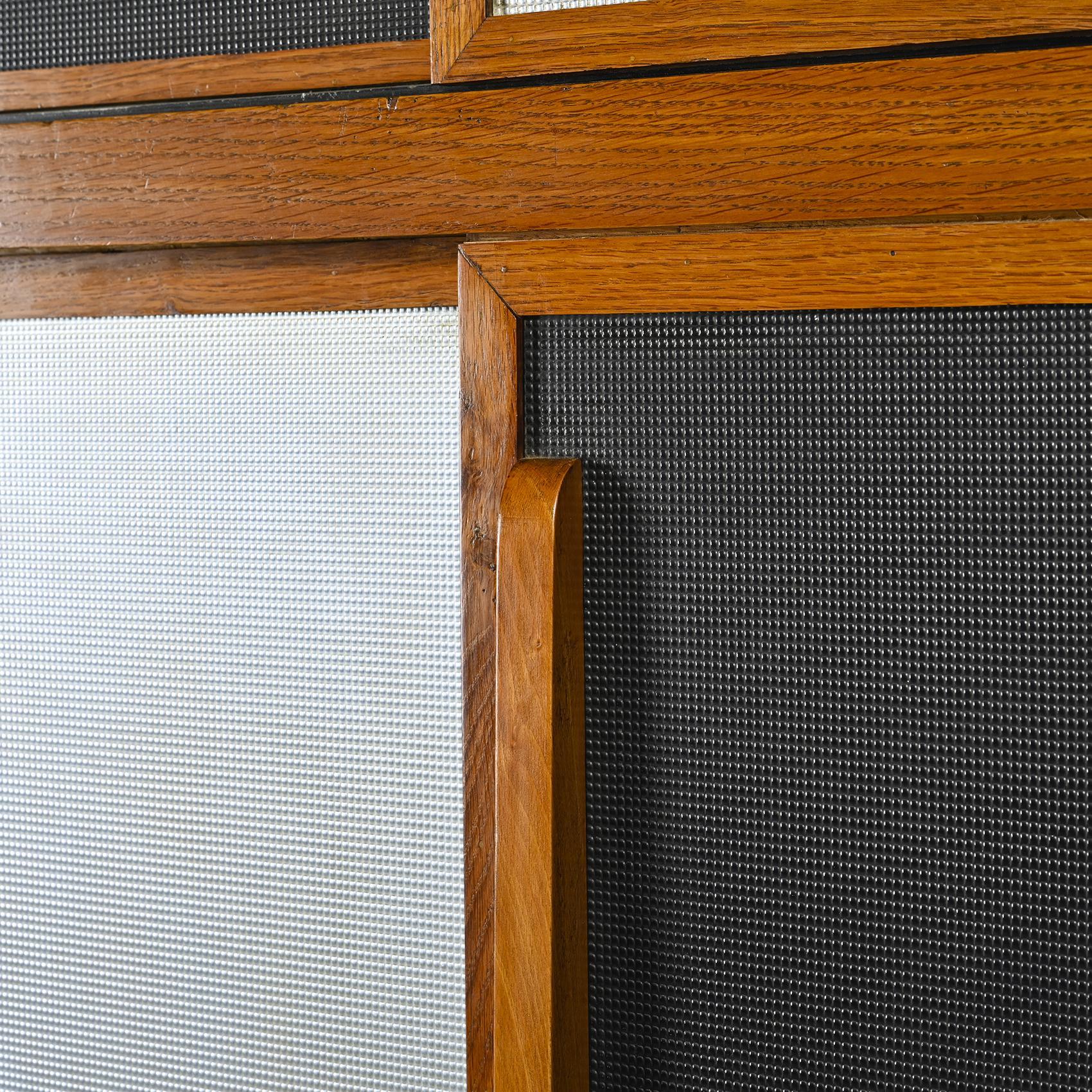 Solid oak cabinet with Perriand drawers, circa 1950 In Good Condition In VILLEURBANNE, FR