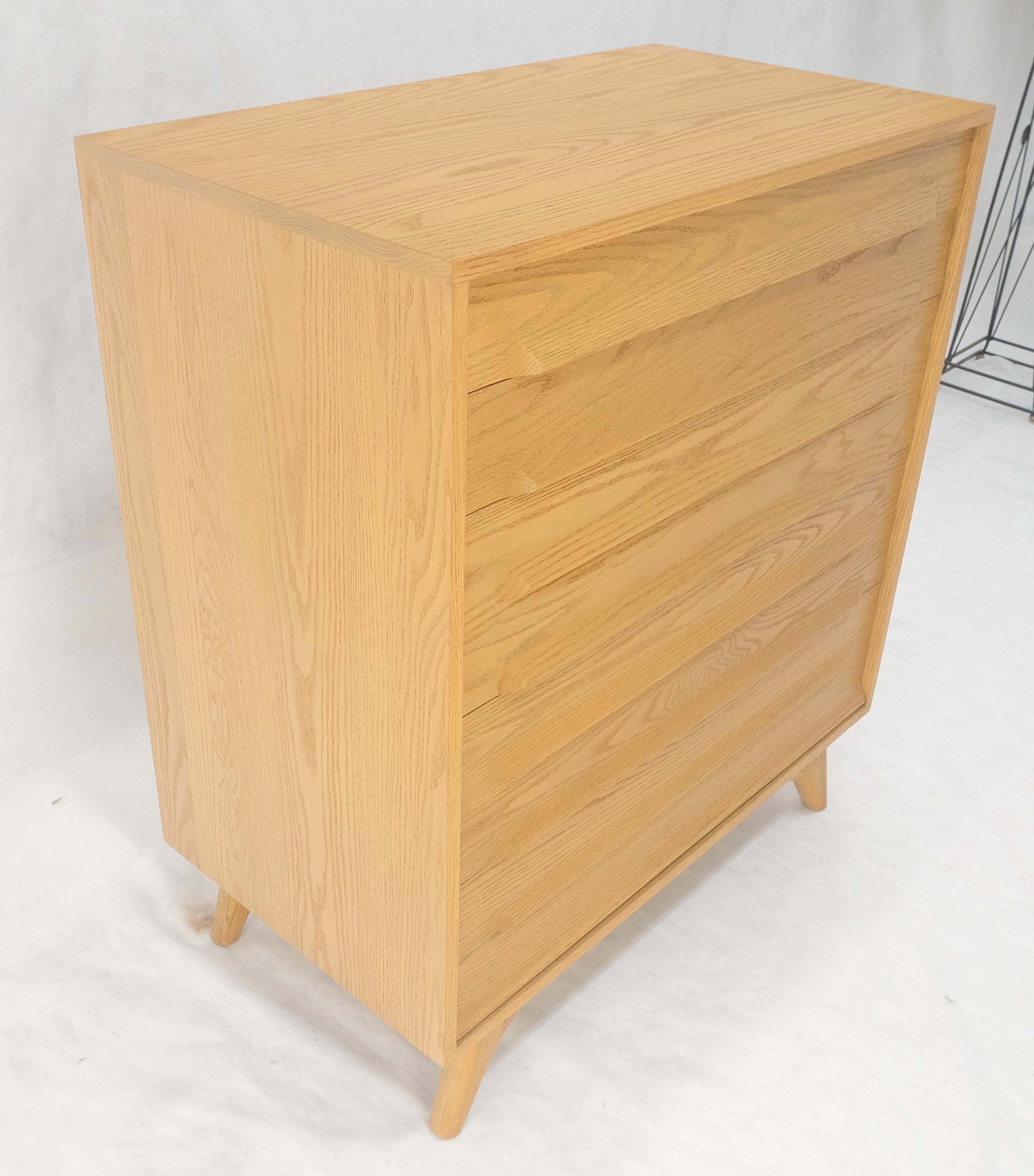 Chêne massif Cerused High Boy Commode 5 tiroirs Dresser Sculptural Legs MINT ! en vente 9