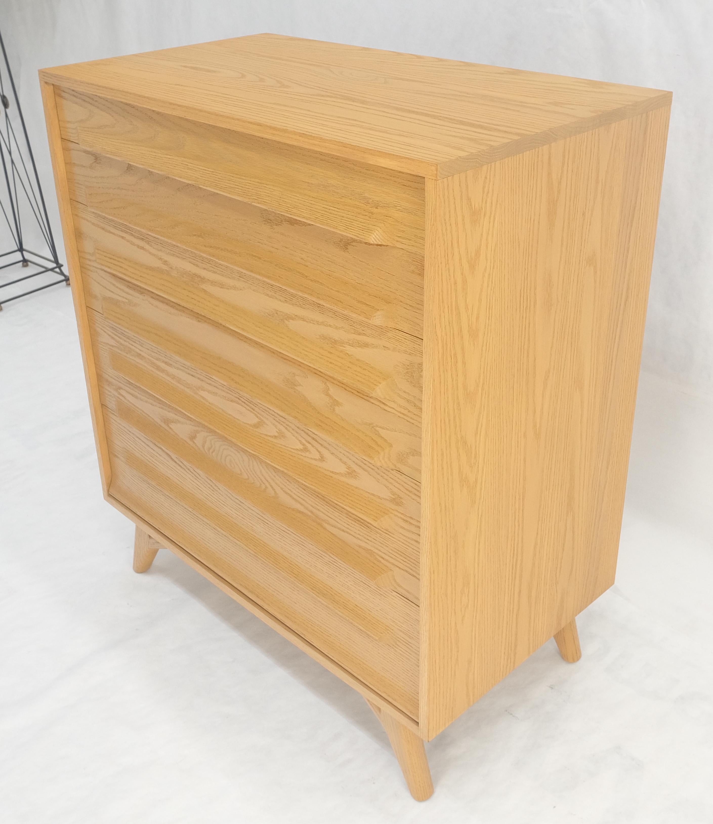 Chêne massif Cerused High Boy Commode 5 tiroirs Dresser Sculptural Legs MINT ! en vente 10
